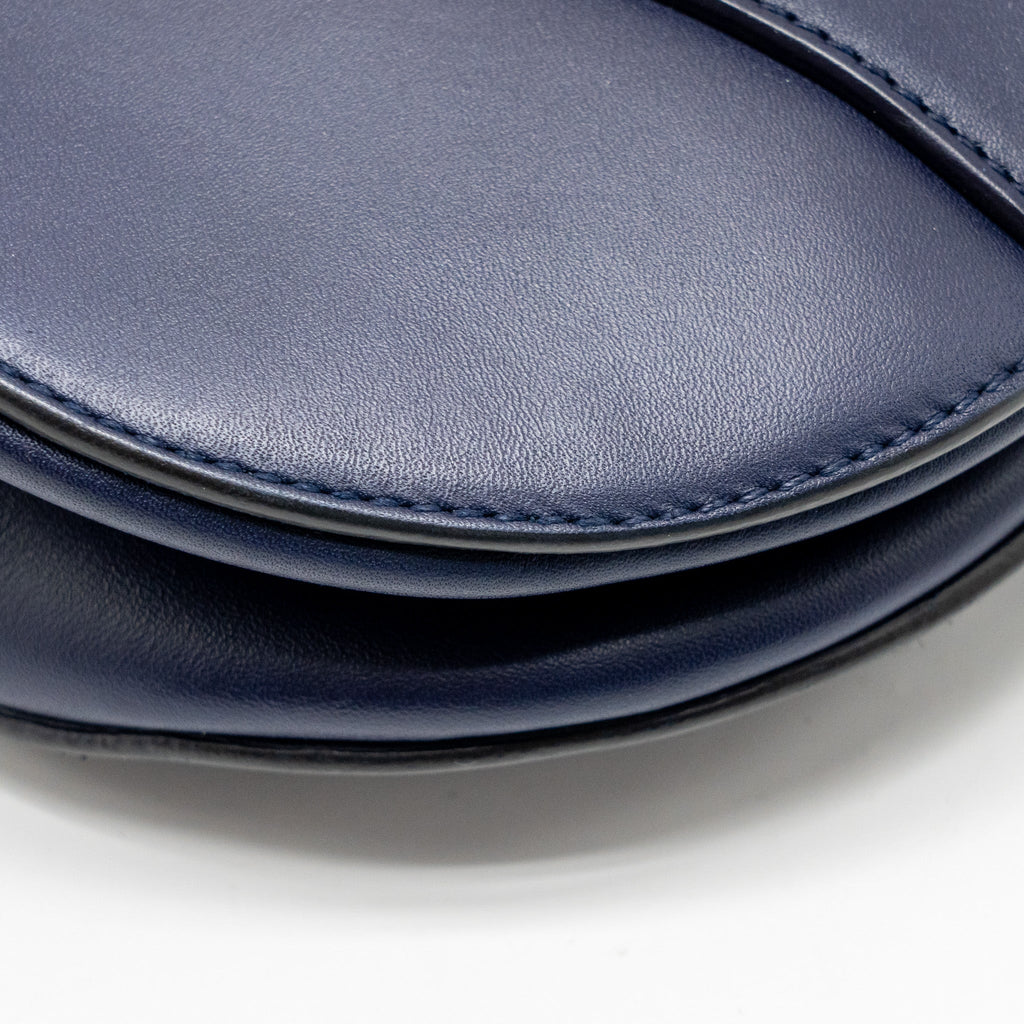 dior-medium-saddle-bag-calfskin-navy-ghw-with-black-oblique-strap