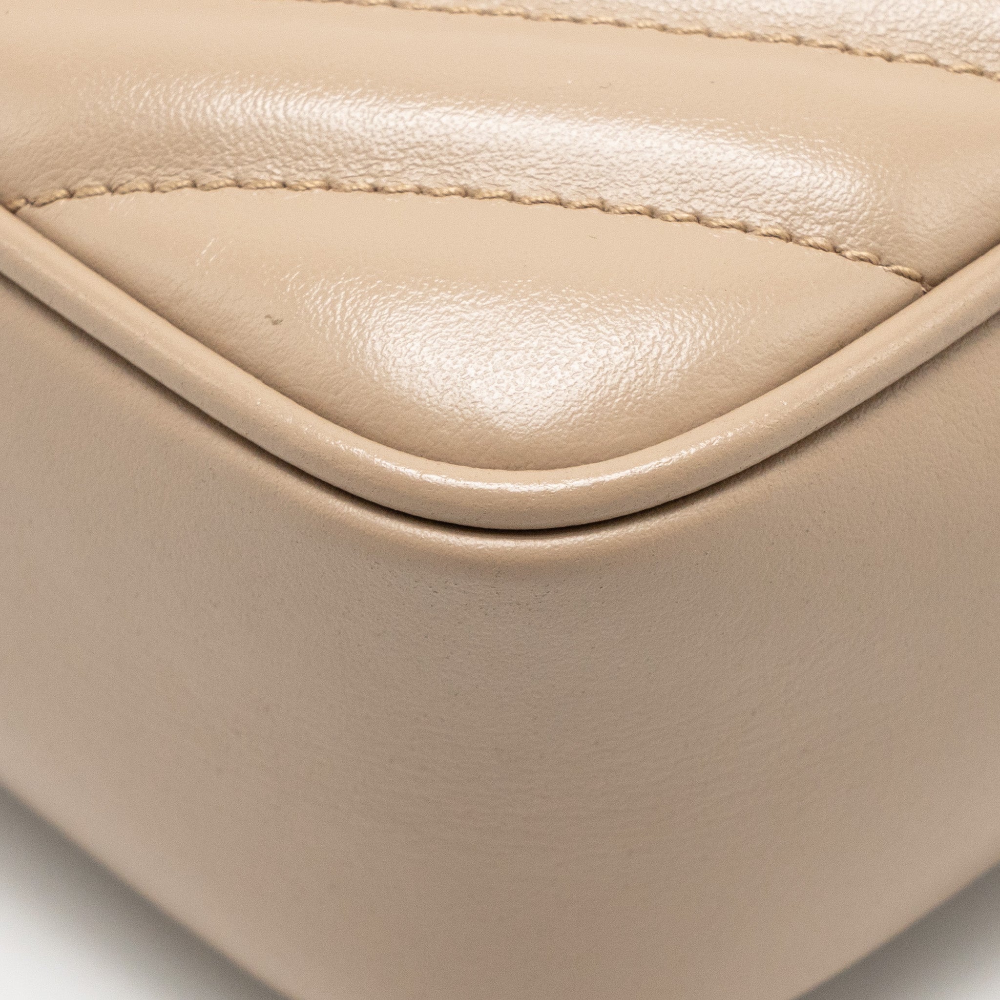 saint-laurent-ysl-lou-camera-bag-calfskin-beige-ghw