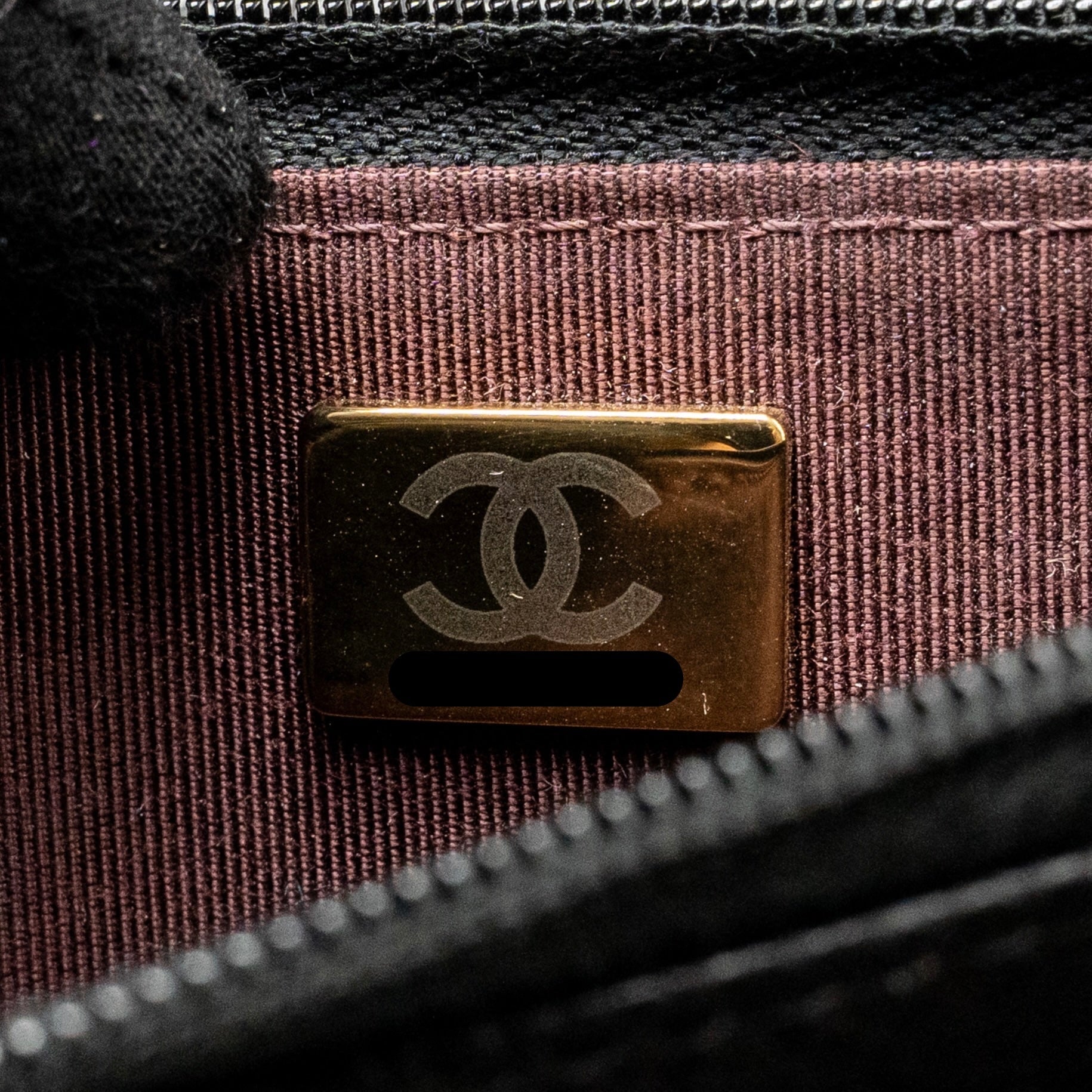 chanel-wallet-on-chain-black-g8ul83ak