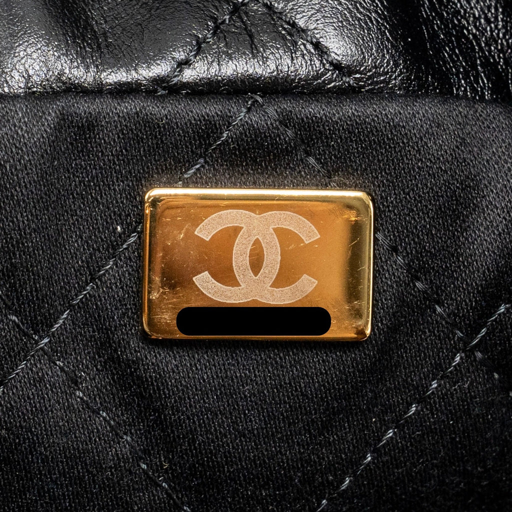 chanel-medium-22-bag-calfskin-black-ghw-microchip-1