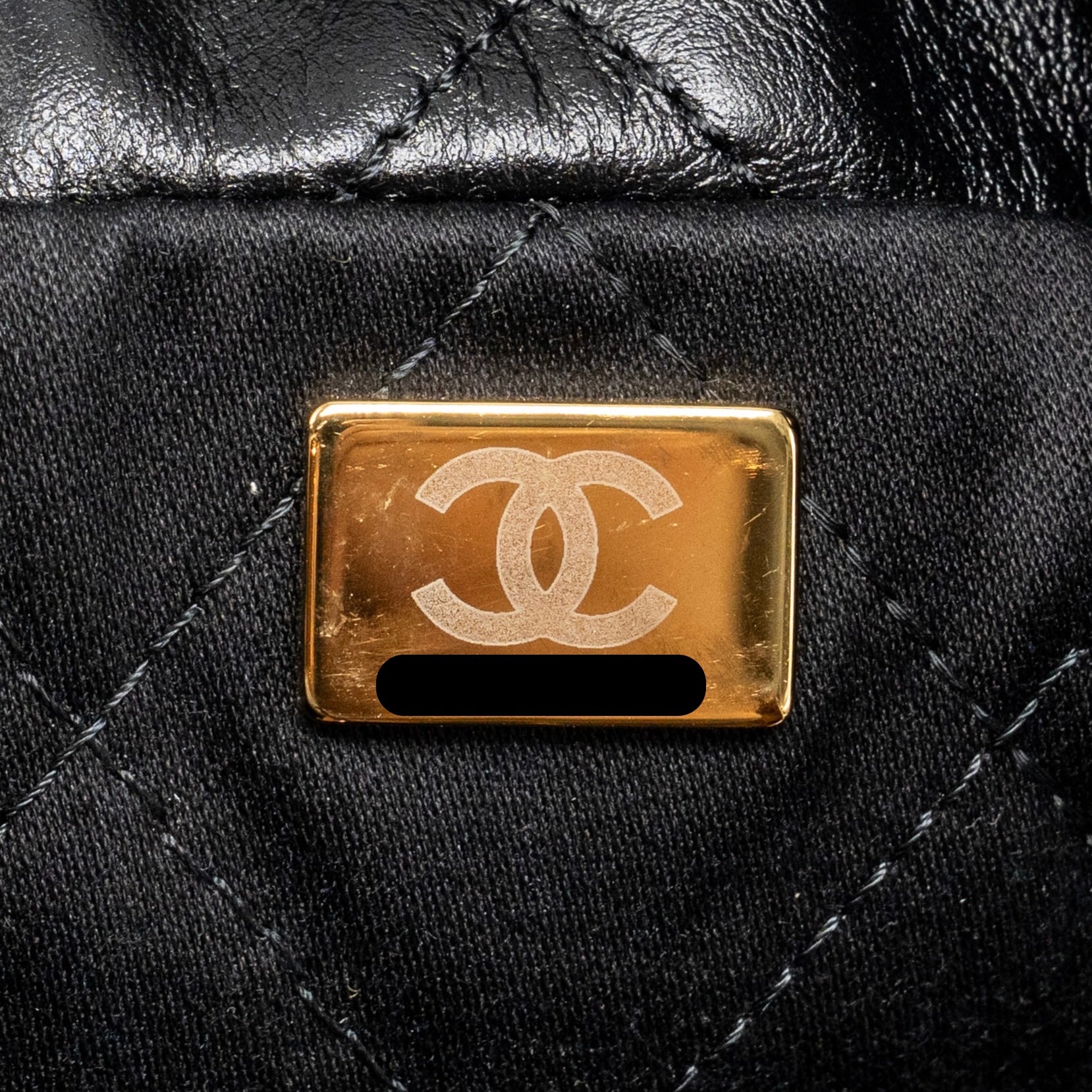 chanel-medium-22-bag-calfskin-black-ghw-microchip-1