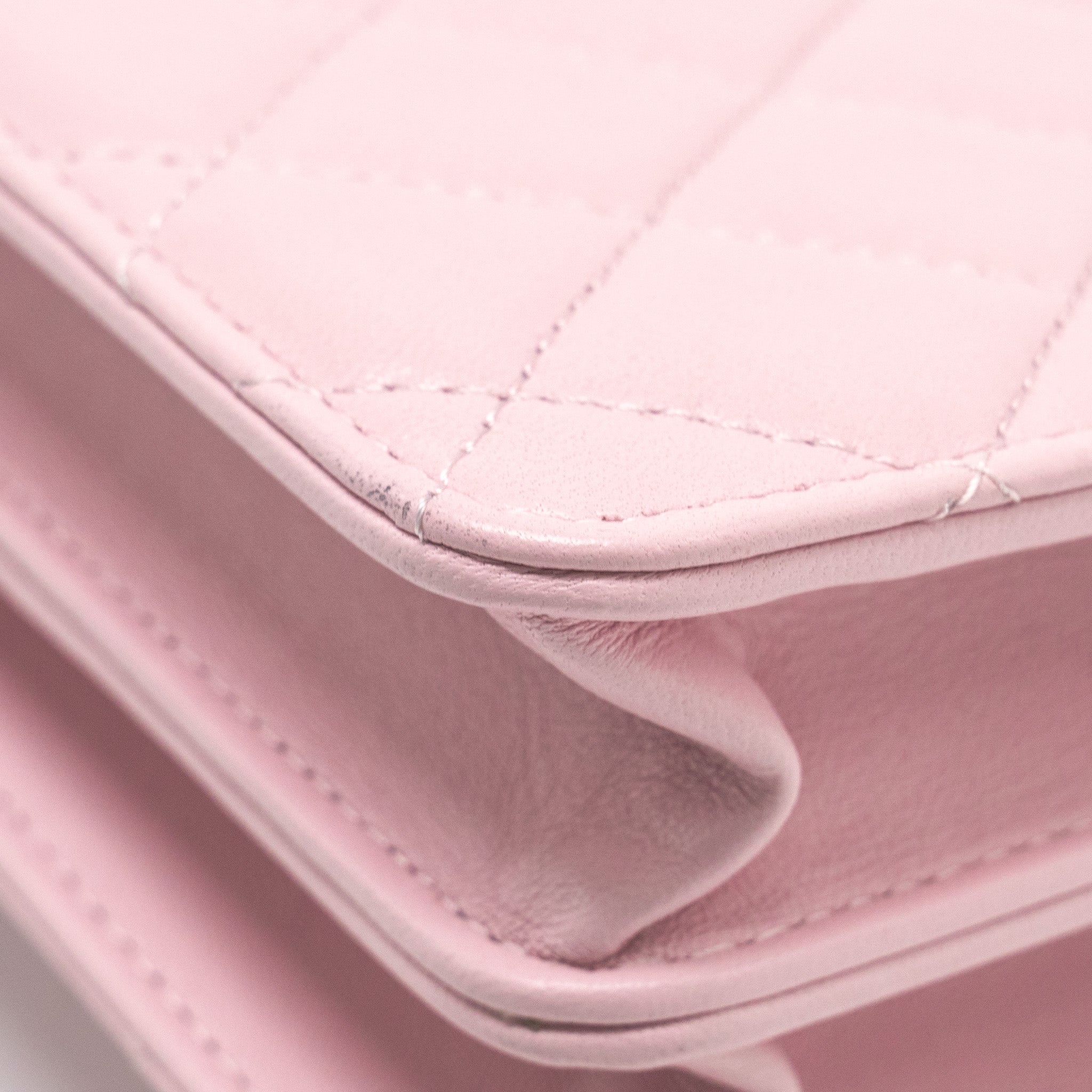 chanel-pearl-detailed-top-handel-wallet-on-chain-lambskin-pink-lghw-microchip