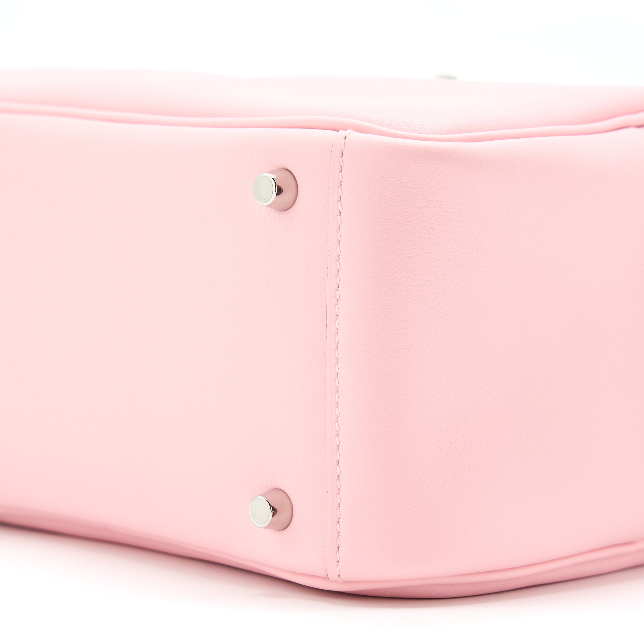 hermes-mini-lindy-swift-3q-sakura-pink-shw-stamp-u-1