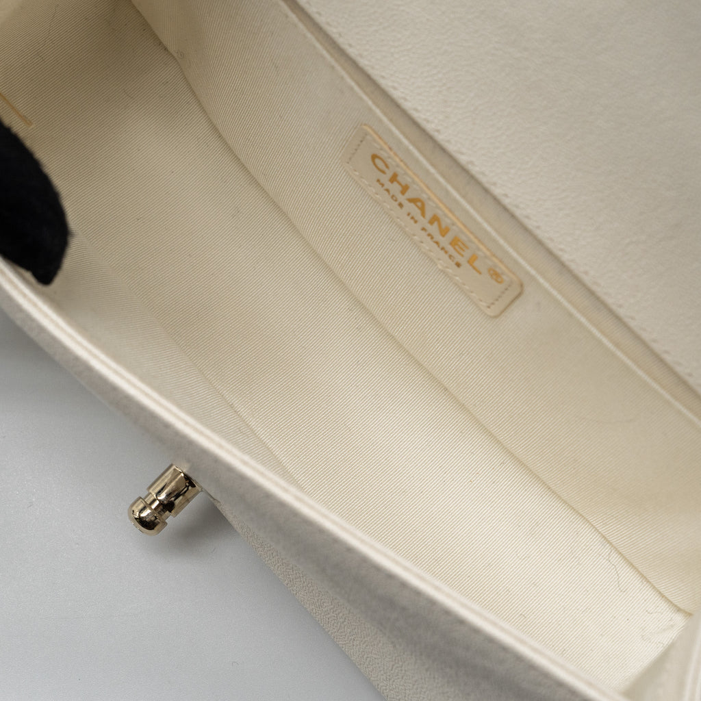 chanel-medium-le-boy-caviar-leather-white-lghw