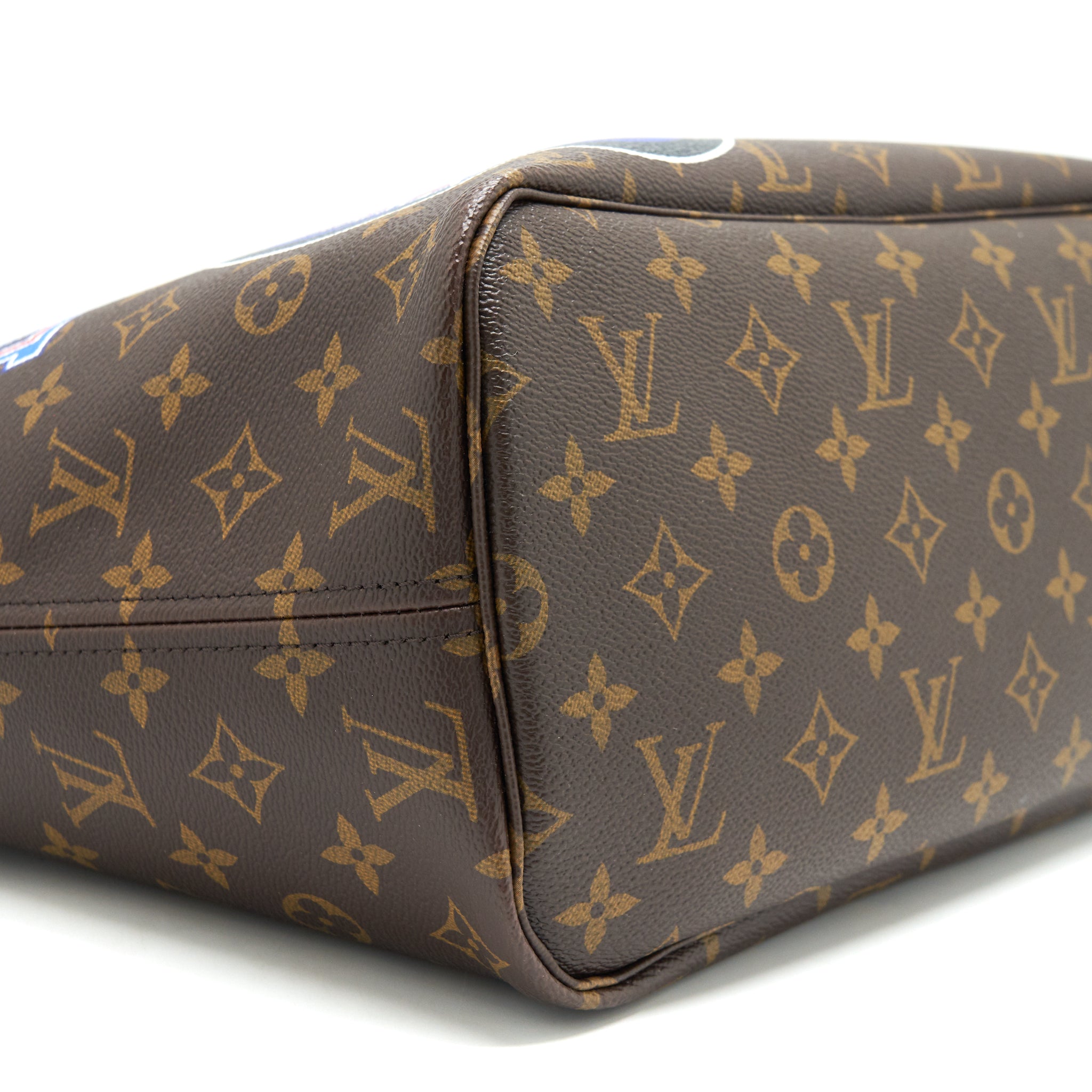 louis-vuitton-neverfull-mm-my-lv-world-tour-monogram-canvas-black