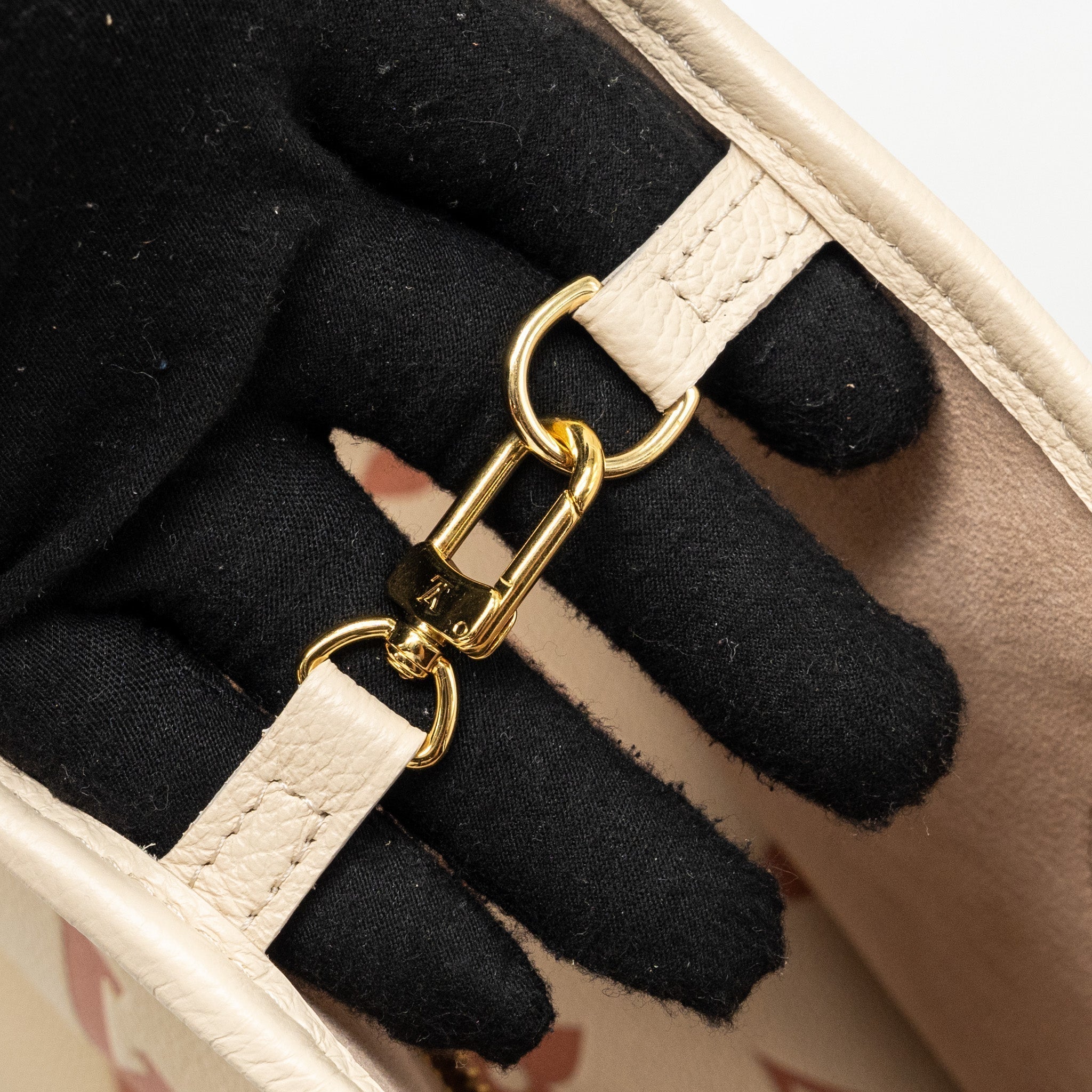 louis-vuitton-neverfull-mm-monogram-empreinte-creme-rose-trianon-ghw