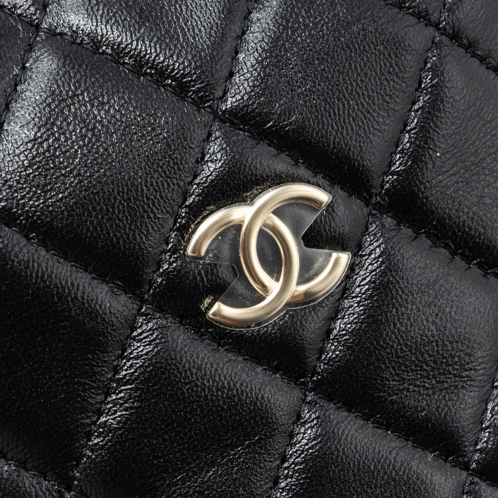 chanel-23c-round-clutch-lambskin-black-ghw-microchip