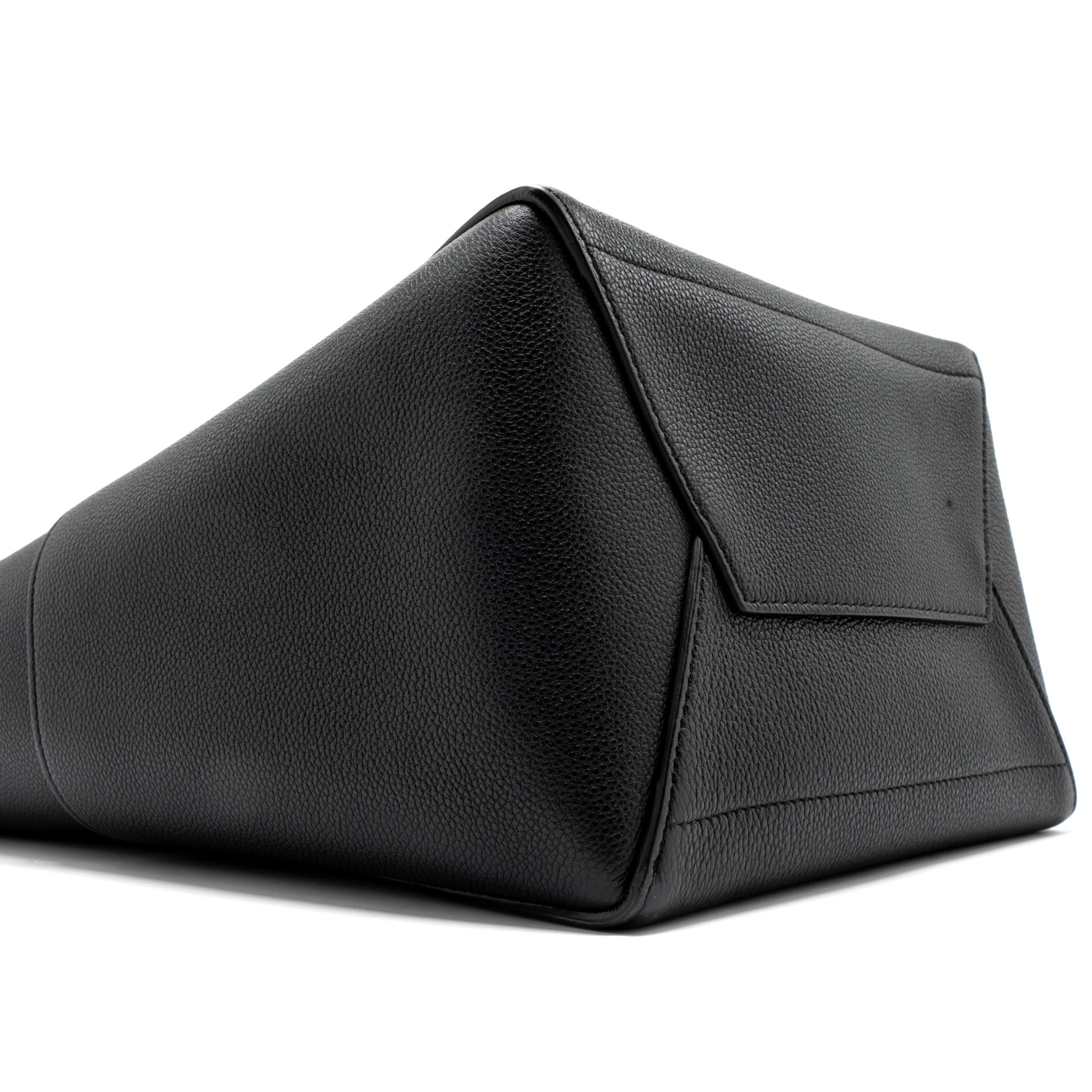 celine-sangle-bucket-bag-grained-calfskin-black-ghw
