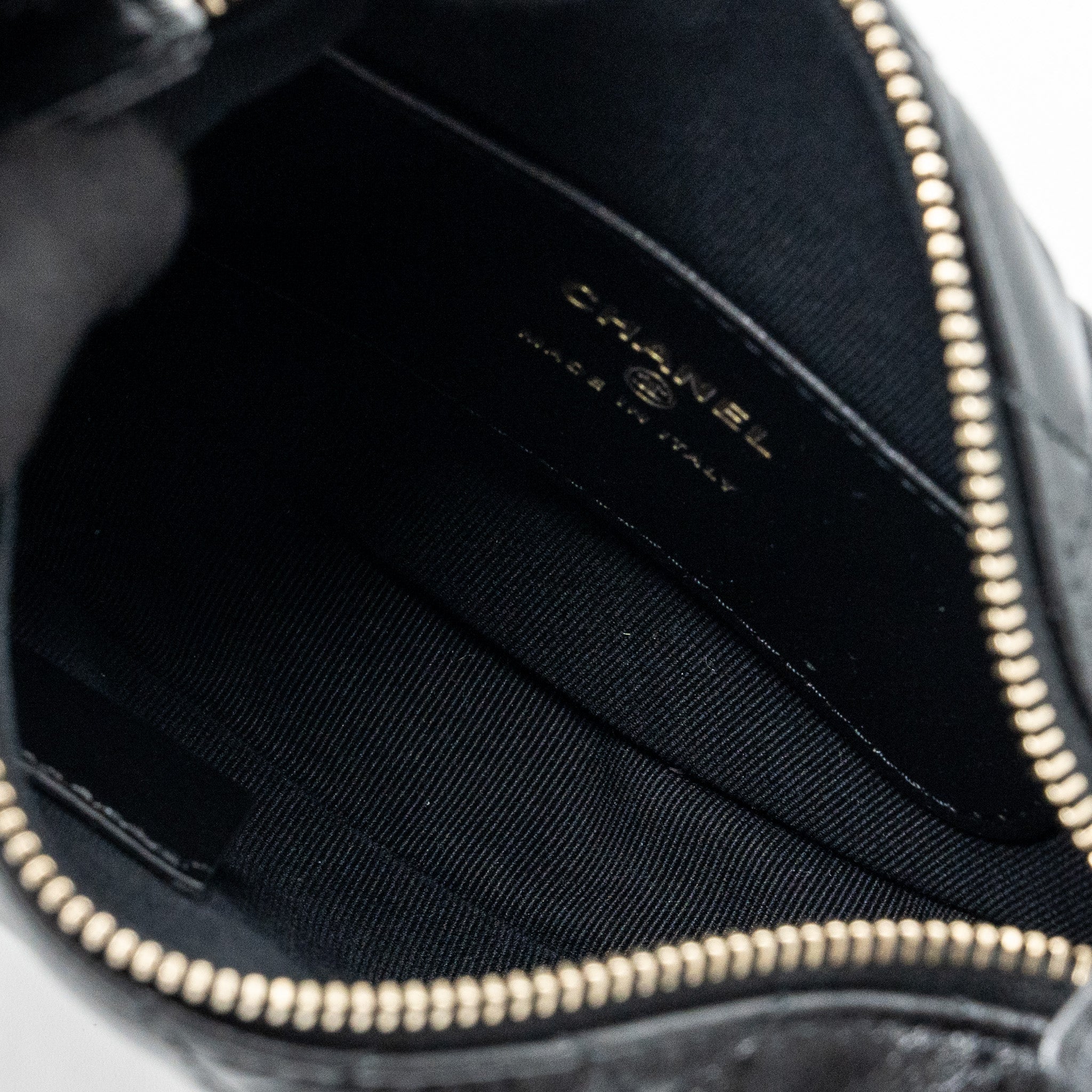 chanel-23c-round-clutch-lambskin-black-ghw-microchip