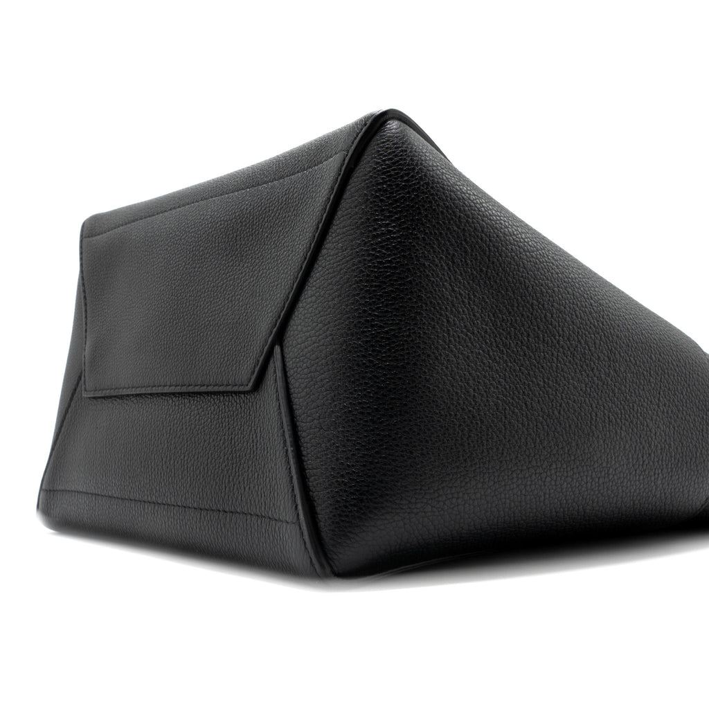 celine-sangle-bucket-bag-grained-calfskin-black-ghw