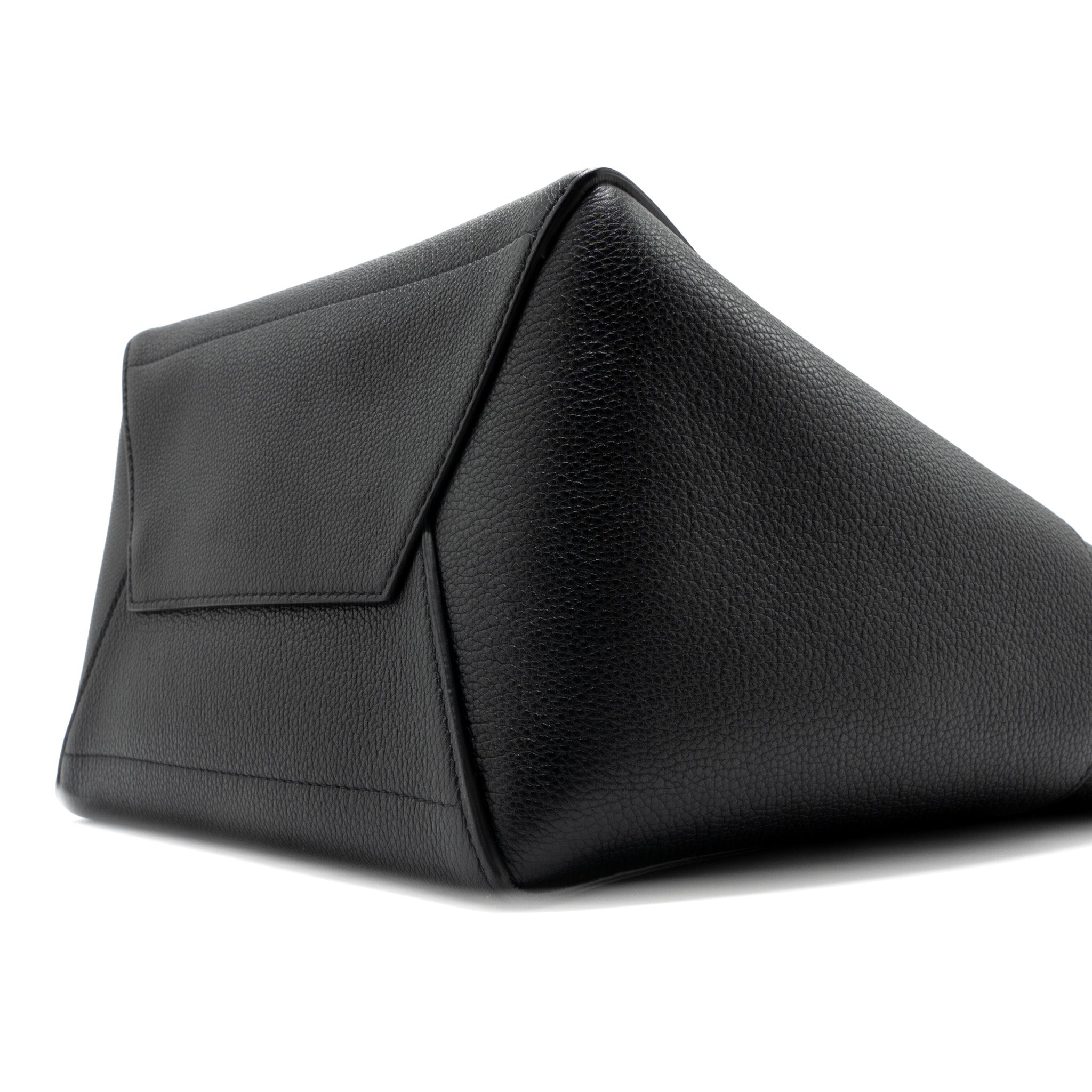celine-sangle-bucket-bag-grained-calfskin-black-ghw
