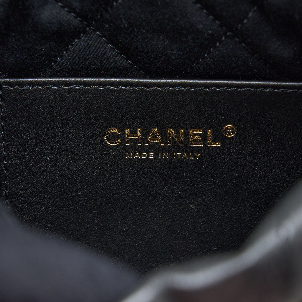 chanel-mini-22-bag-shiny-calfskin-black-brushed-ghw-microchip
