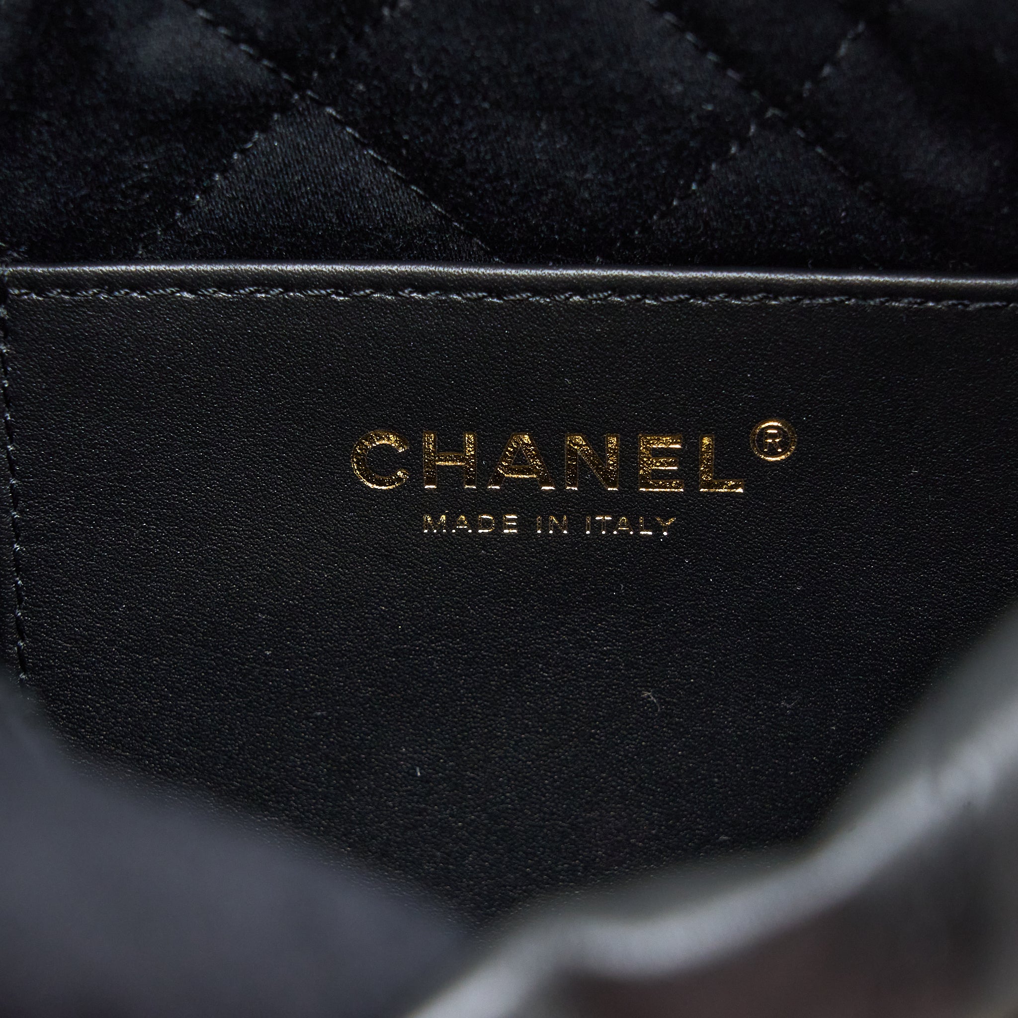 chanel-mini-22-bag-shiny-calfskin-black-brushed-ghw-microchip