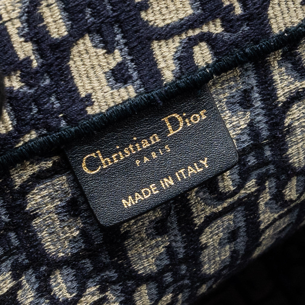 dior-large-book-tote-blue-oblique-embroidery-copy