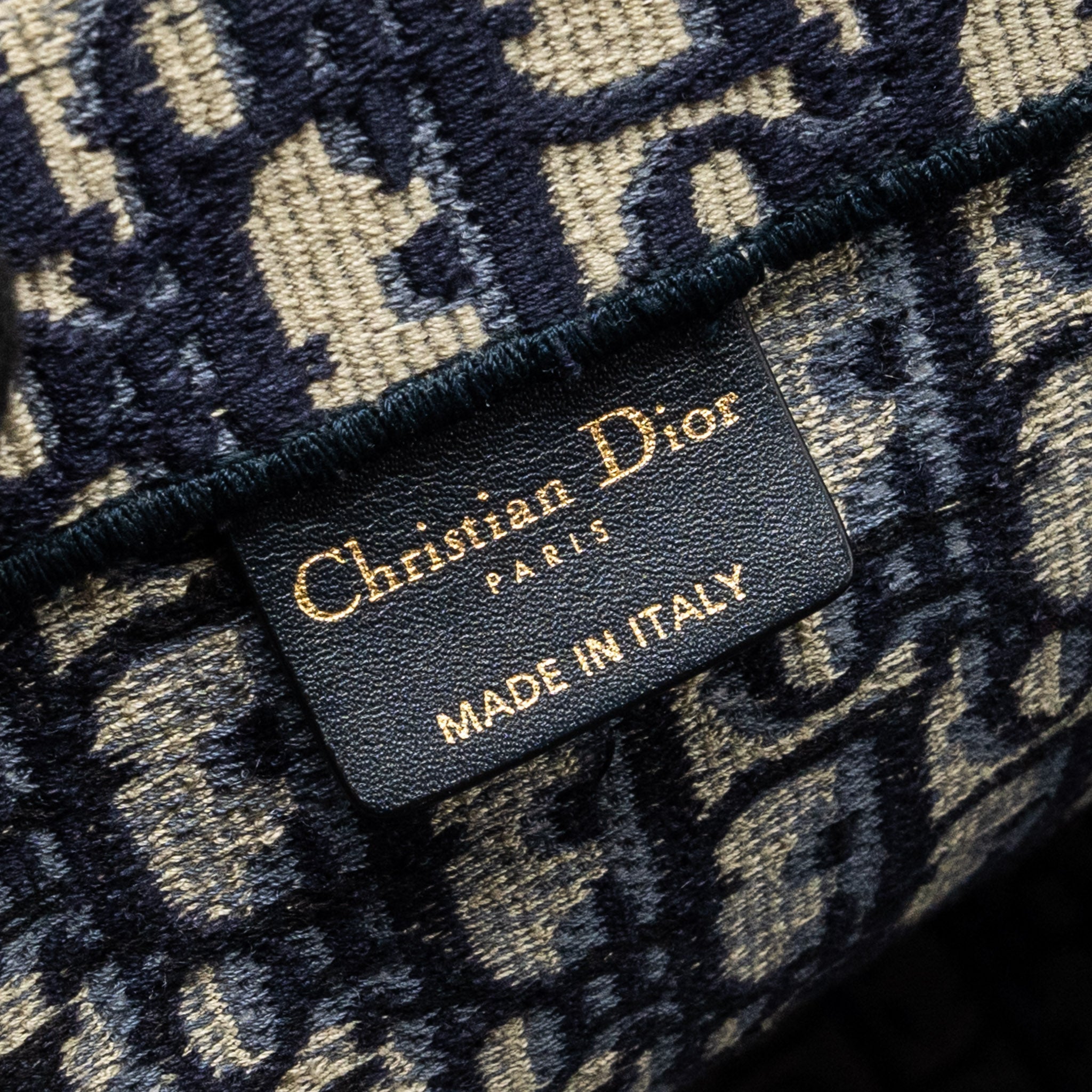 dior-large-book-tote-blue-oblique-embroidery-copy