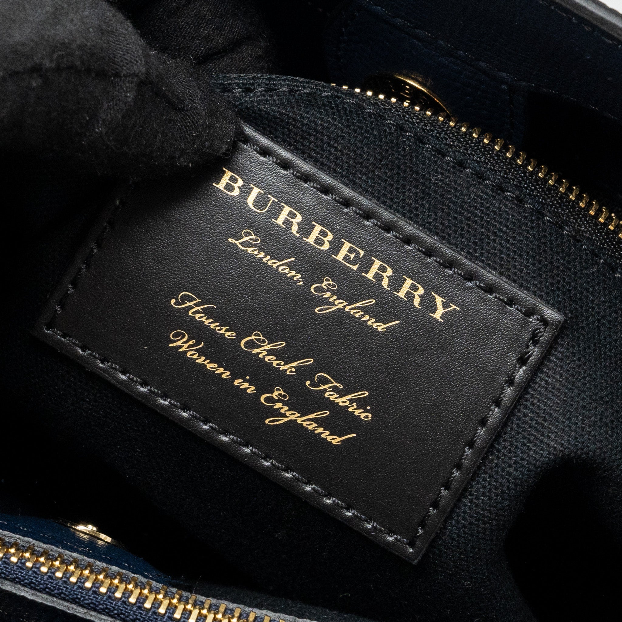 burberry-the-large-banner-bag-calfskin-dark-blue-multicolour-ghw-1