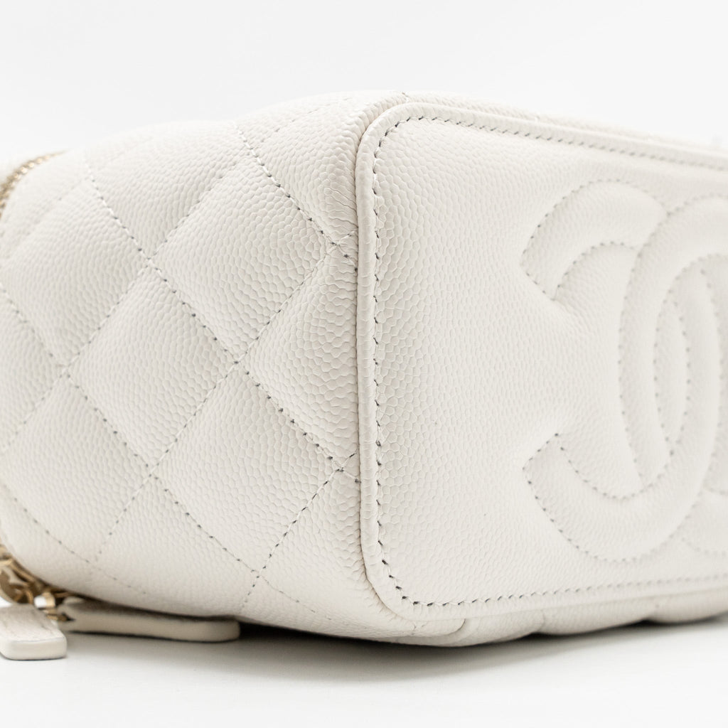 chanel-long-vanity-with-chain-caviar-white-lghw-microchip-1
