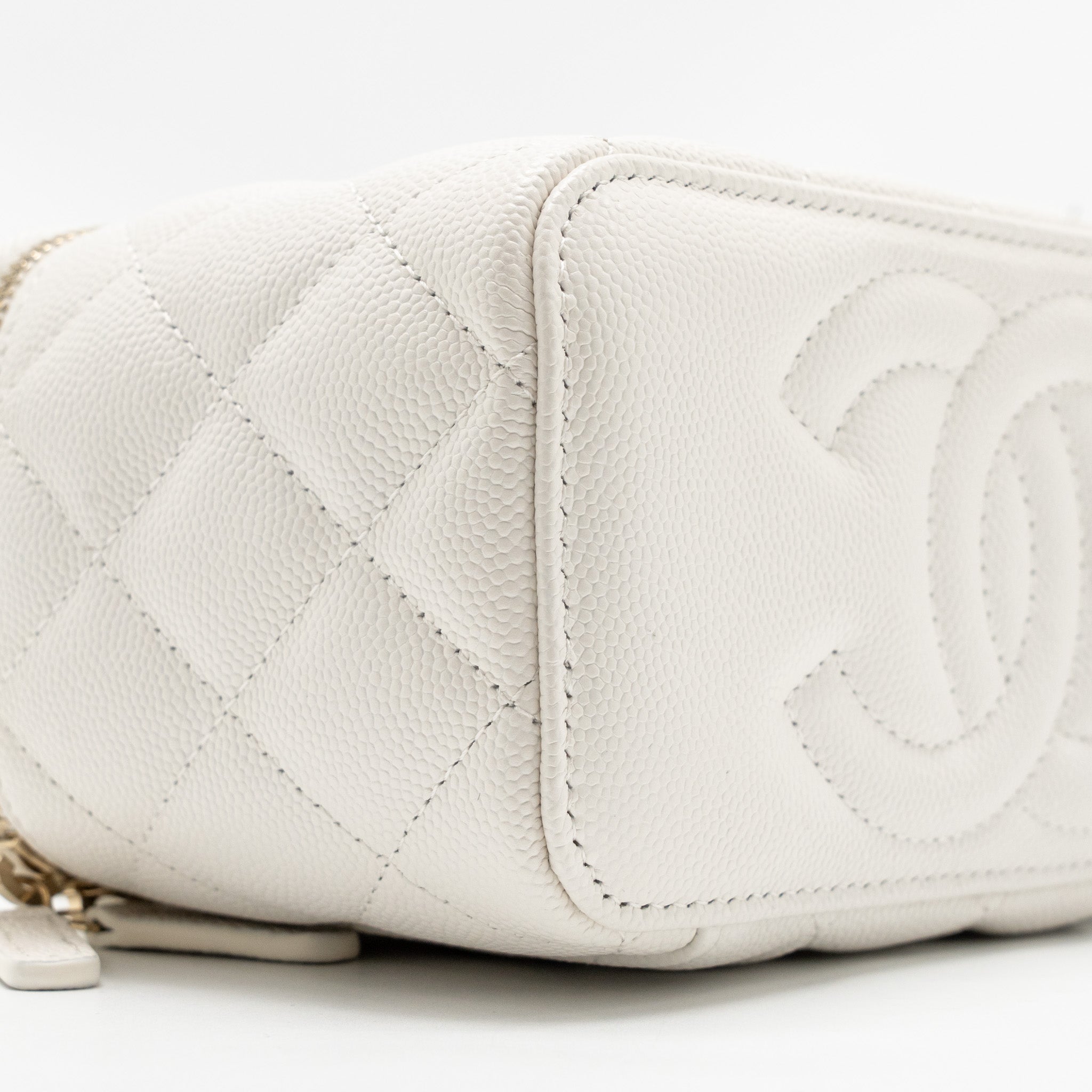 chanel-long-vanity-with-chain-caviar-white-lghw-microchip-1