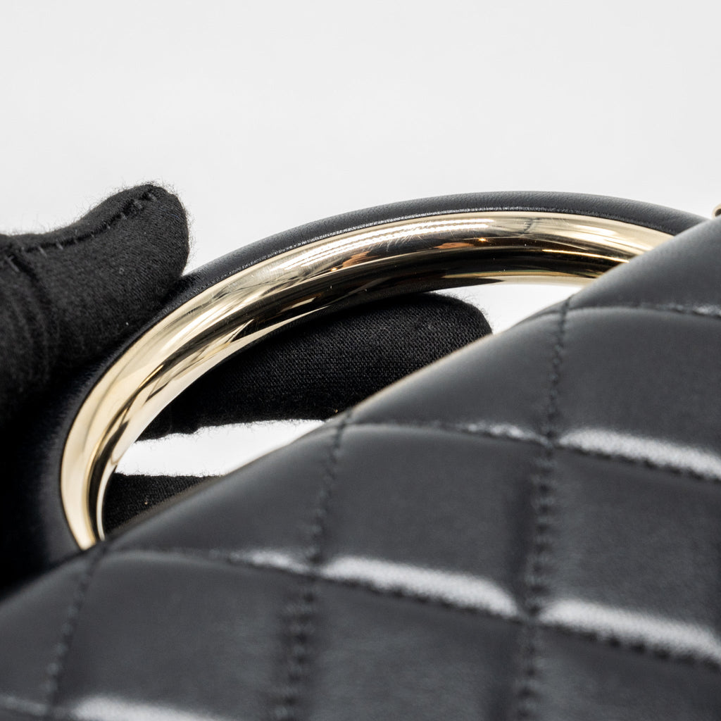 chanel-leather-top-handle-wallet-on-chain-lambskin-black-lghw-microchip-1