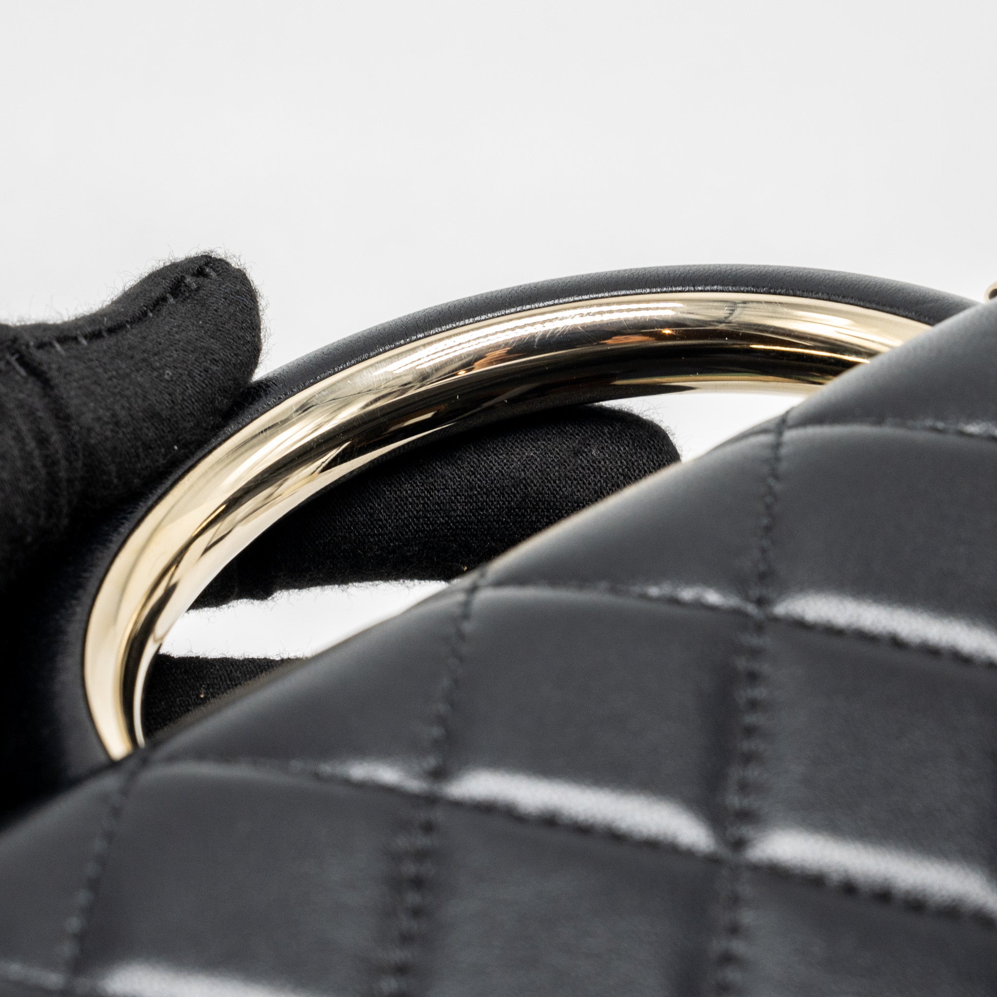 chanel-leather-top-handle-wallet-on-chain-lambskin-black-lghw-microchip-1