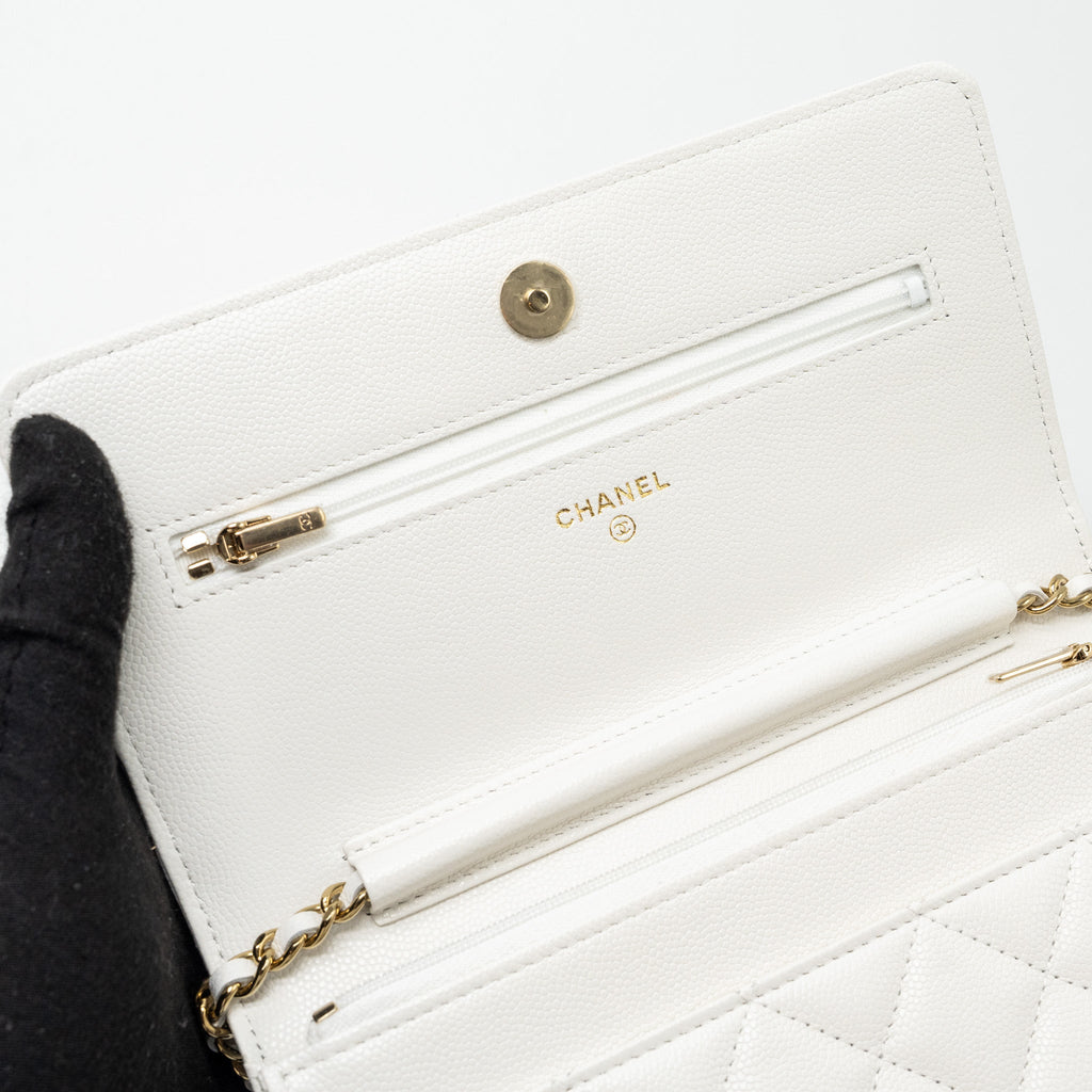 copy-of-chanel-detail-crystal-cc-logo-wallet-on-chain-caviar-white-lghwmicrochip