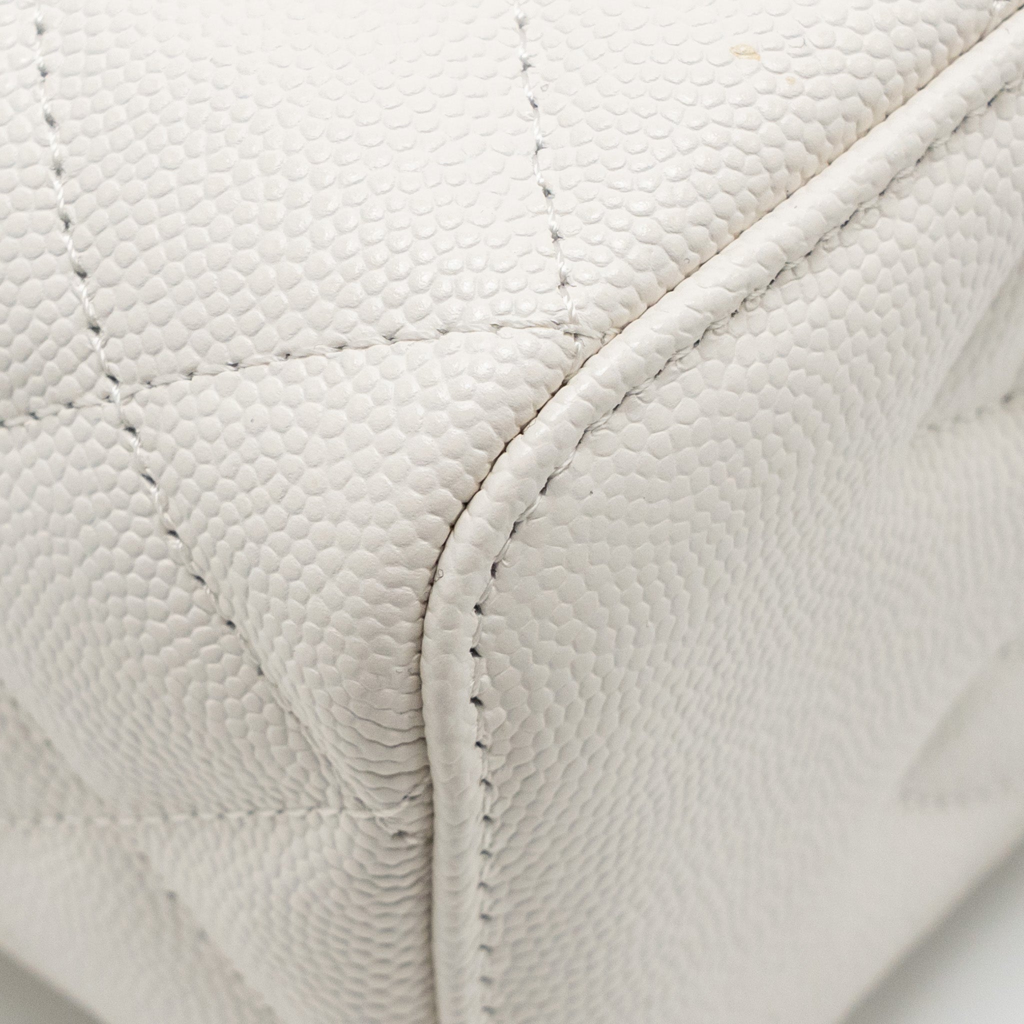 chanel-long-vanity-with-chain-caviar-white-lghw-microchip-1