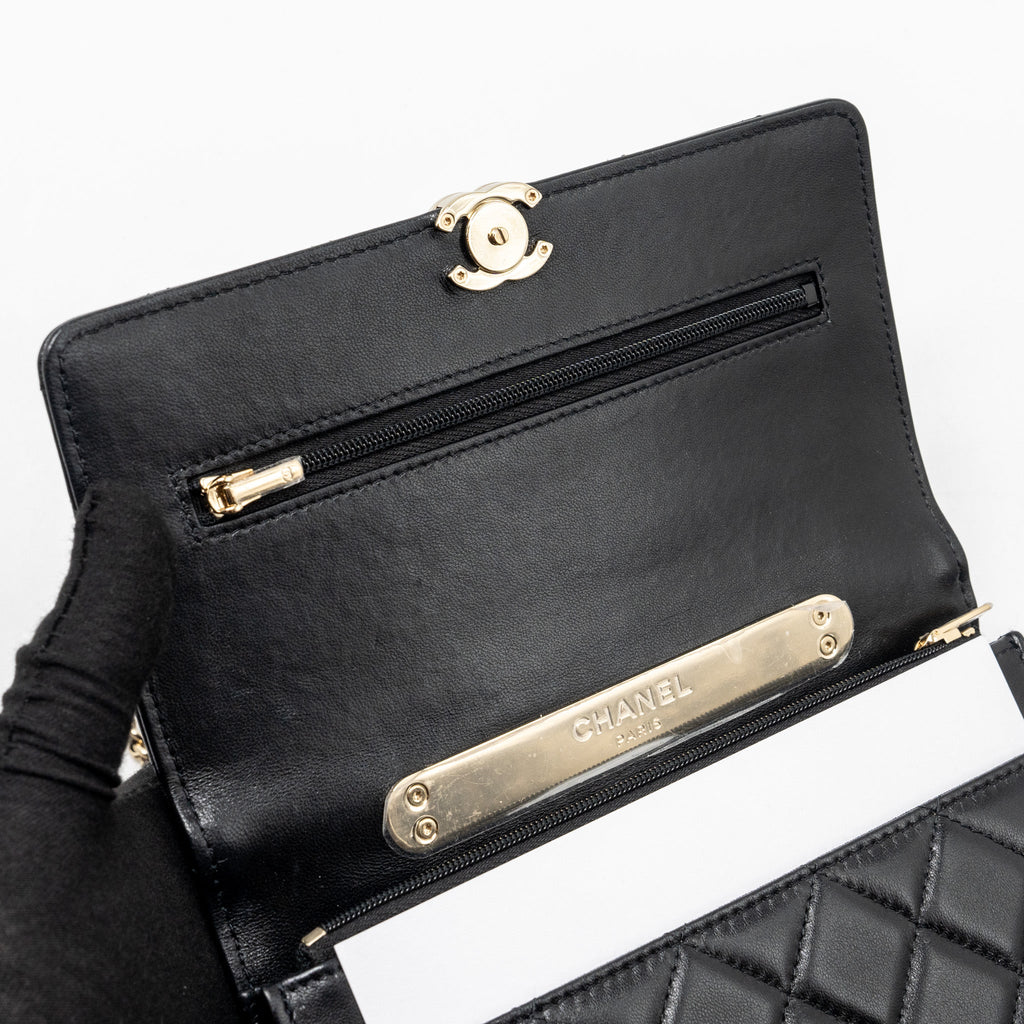 chanel-leather-top-handle-wallet-on-chain-lambskin-black-lghw-microchip-1