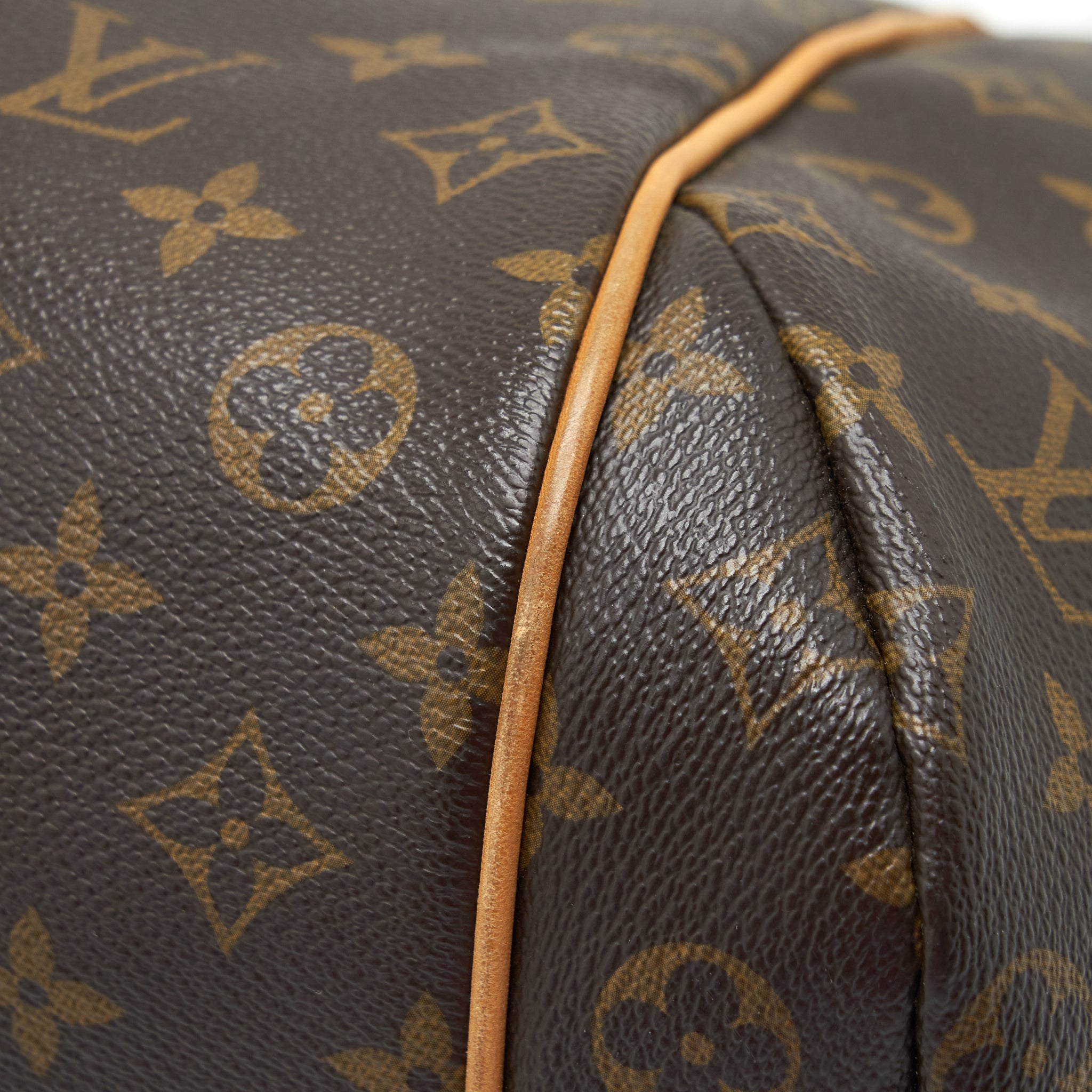 louis-vuitton-tote-bag-monogram-canvas-ghw