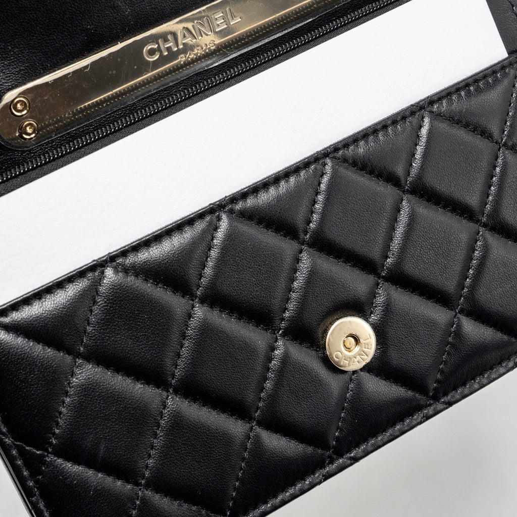 chanel-leather-top-handle-wallet-on-chain-lambskin-black-lghw-microchip-1