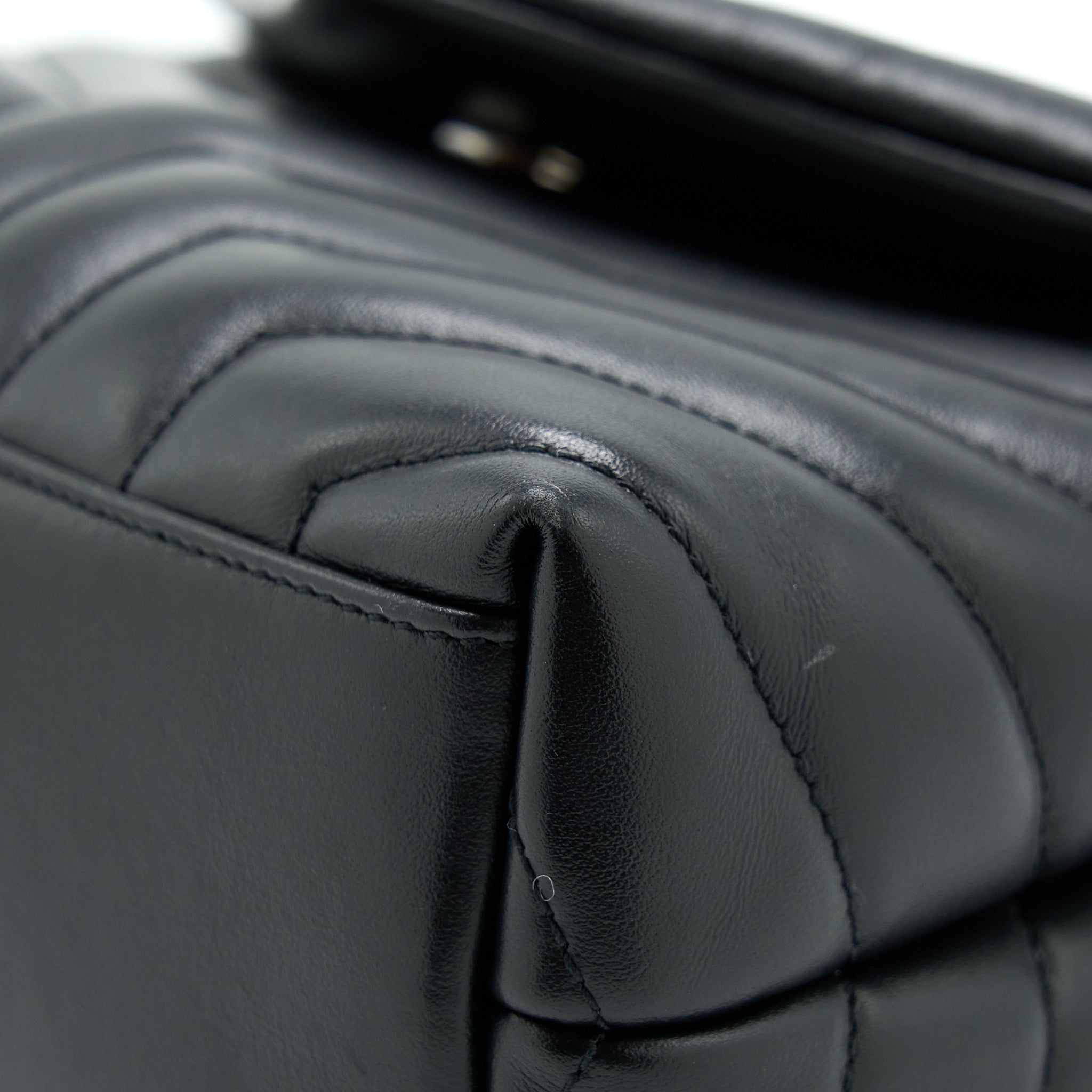 saint-laurent-ysl-loulou-bag-black-with-black-hardware