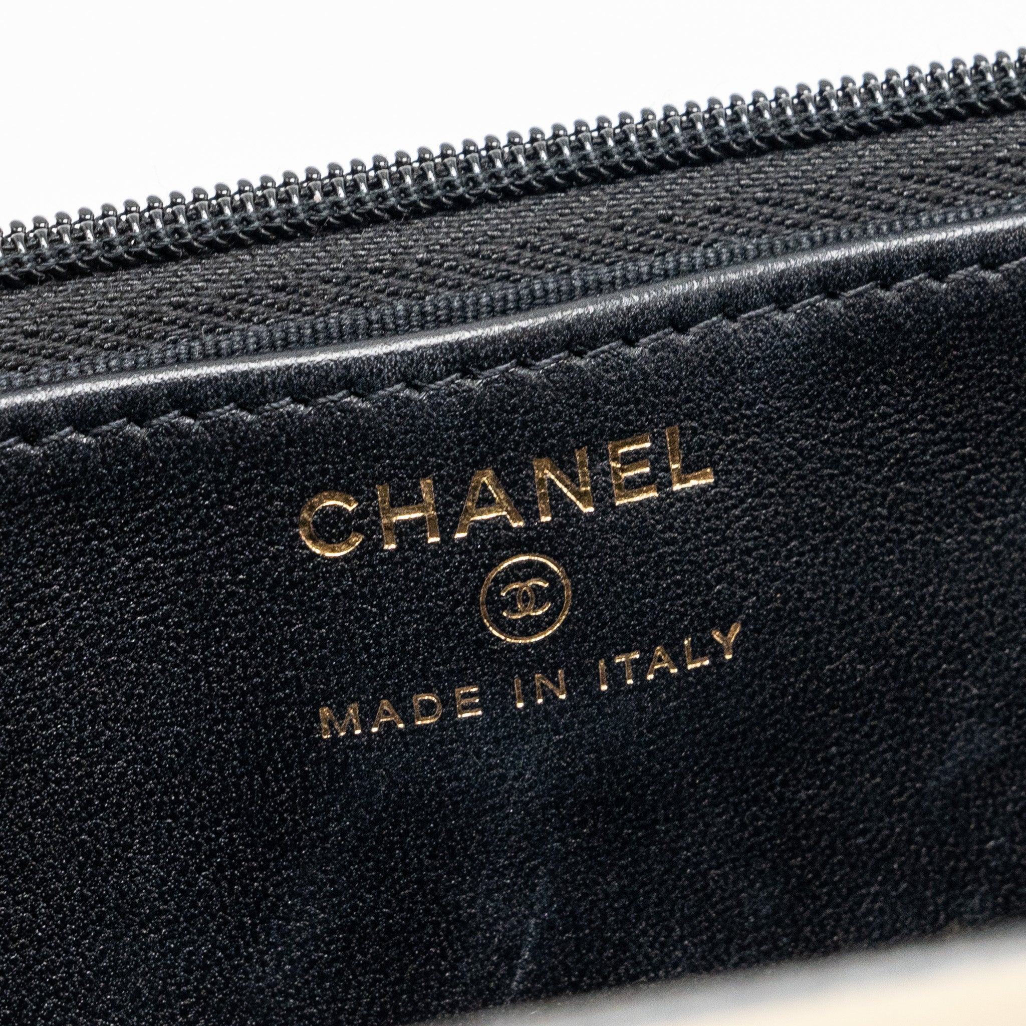 chanel-leather-top-handle-wallet-on-chain-lambskin-black-lghw-microchip-1