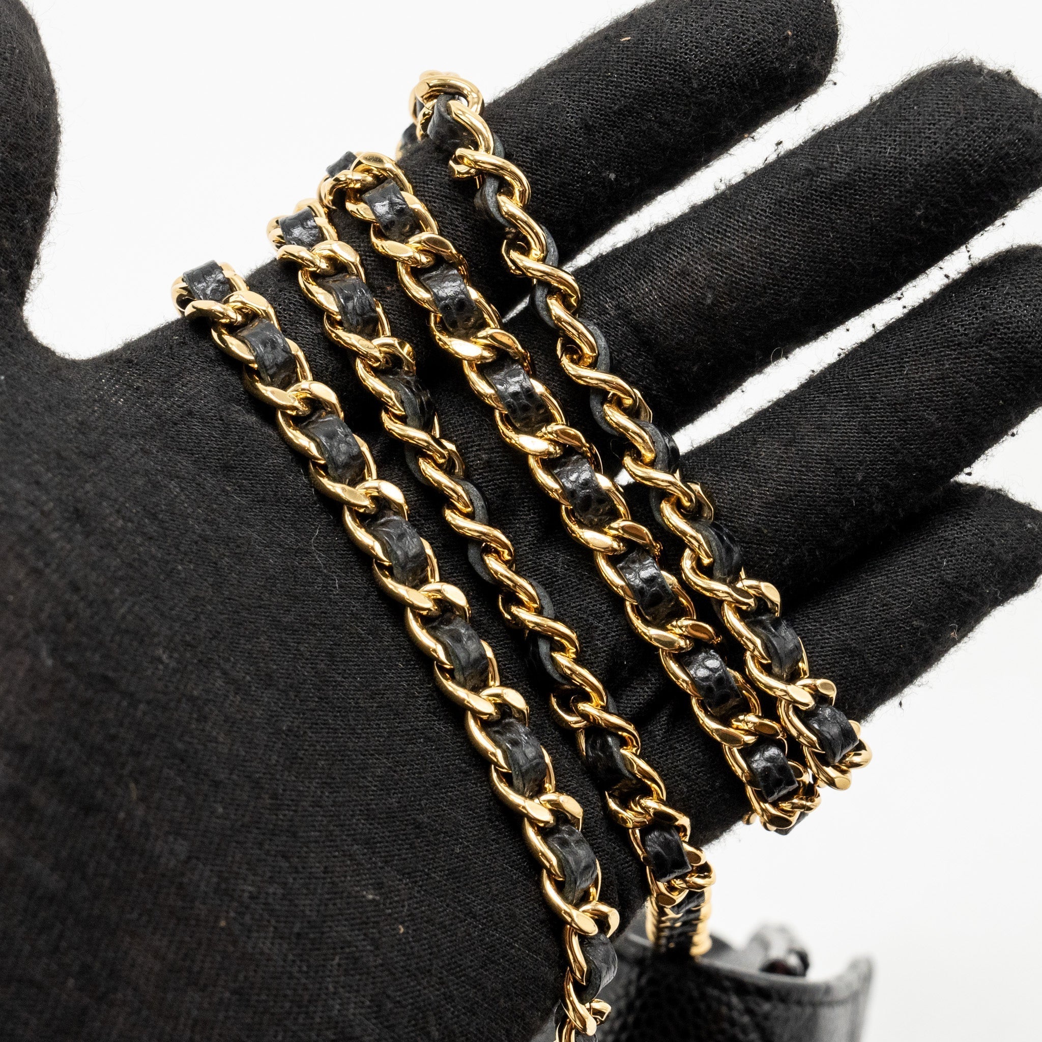 chanel-classic-wallet-on-chain-caviar-black-ghw-19
