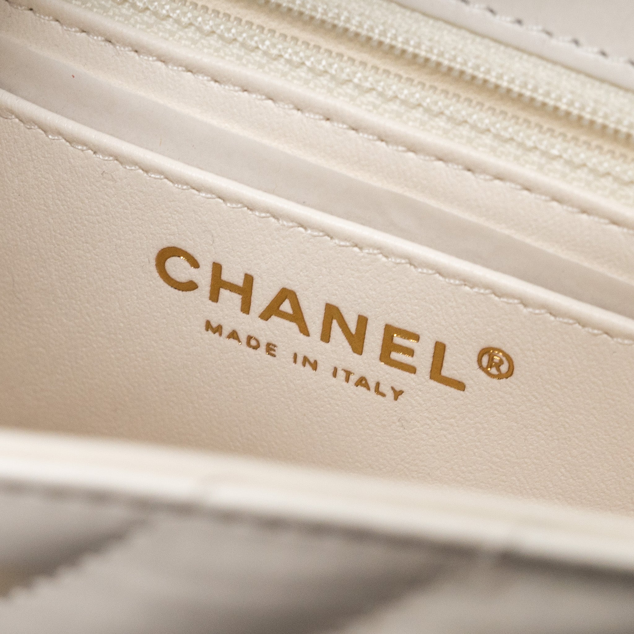 chanel-mini-chevron-2-55-reissue-flap-bag-calfskin-white-ghw-microchip