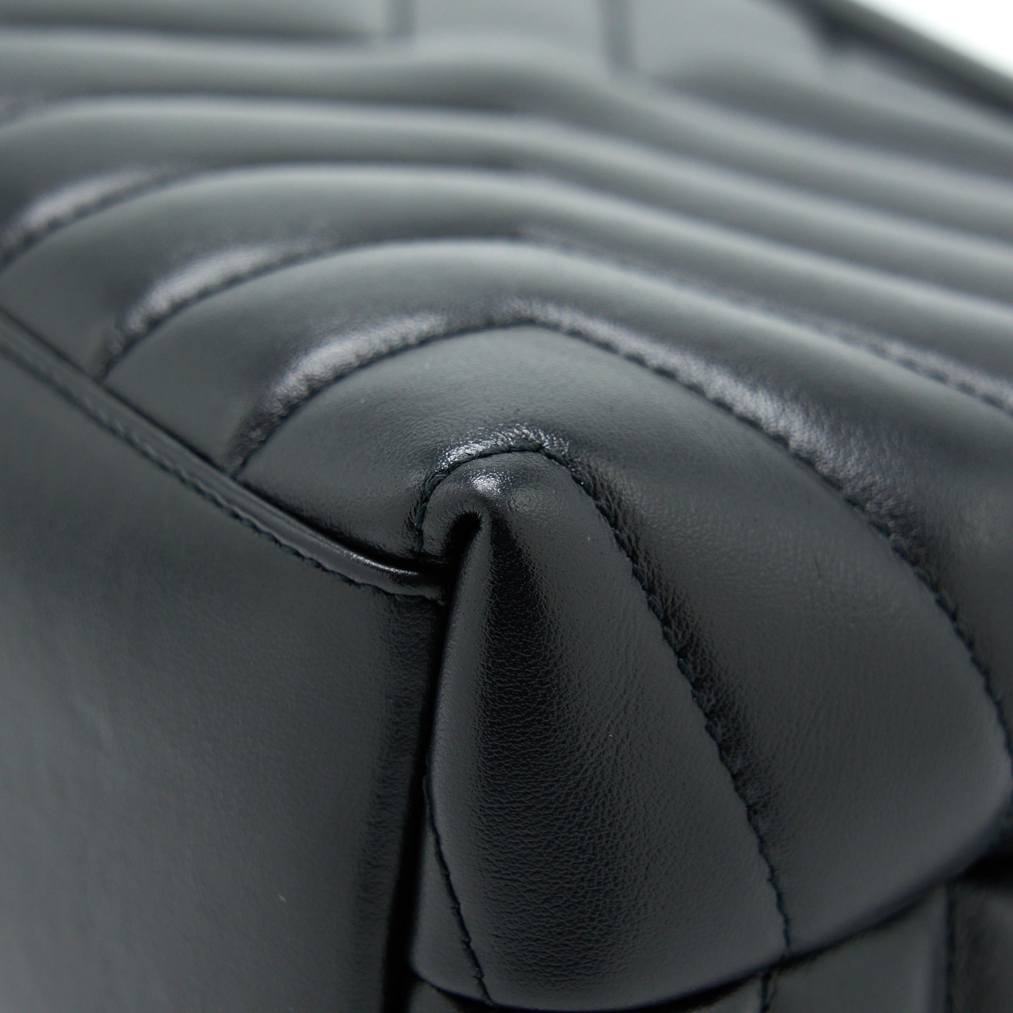 saint-laurent-ysl-loulou-bag-black-with-black-hardware
