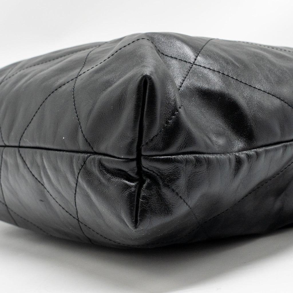 chanel-medium-22-bag-calfskin-black-ghw-microchip-1