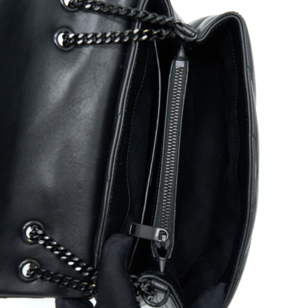 saint-laurent-ysl-loulou-bag-black-with-black-hardware