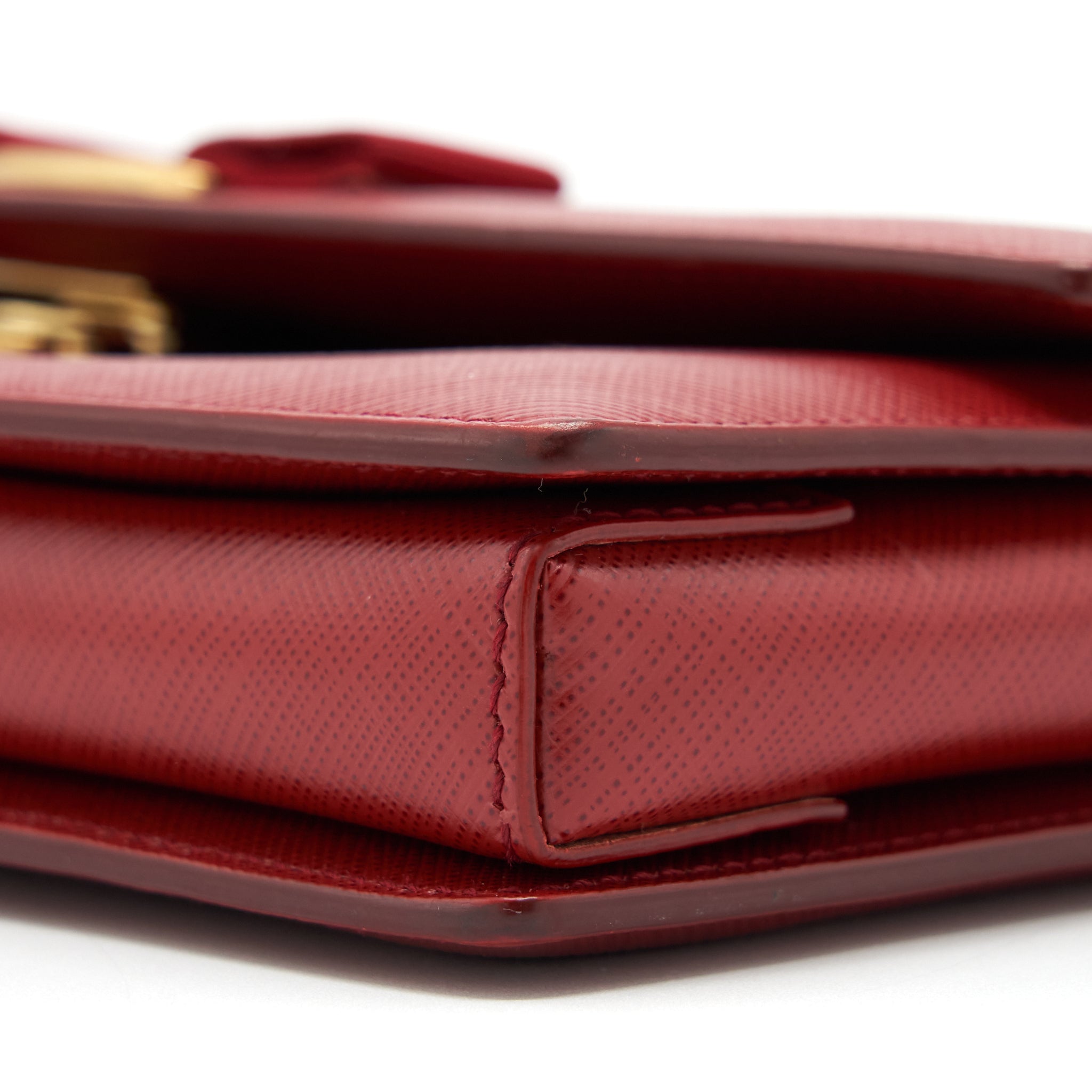 salvatore-ferragamo-ginny-saffiano-shoulder-bag-calfskin-red-ghw