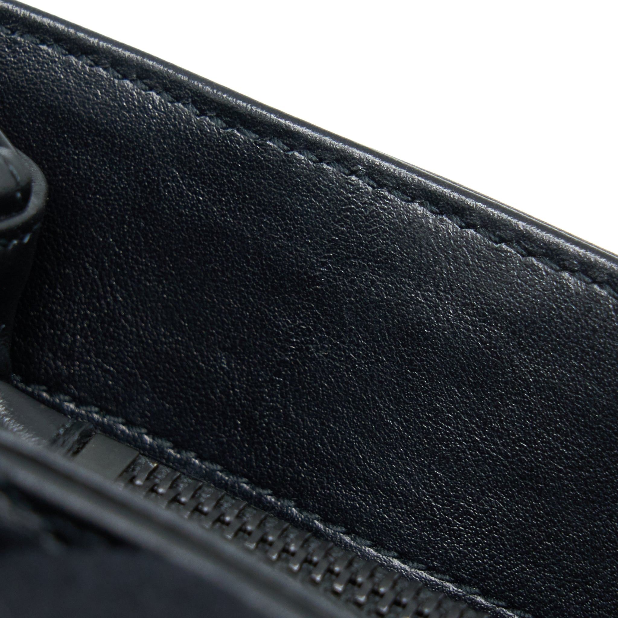 saint-laurent-ysl-loulou-bag-black-with-black-hardware