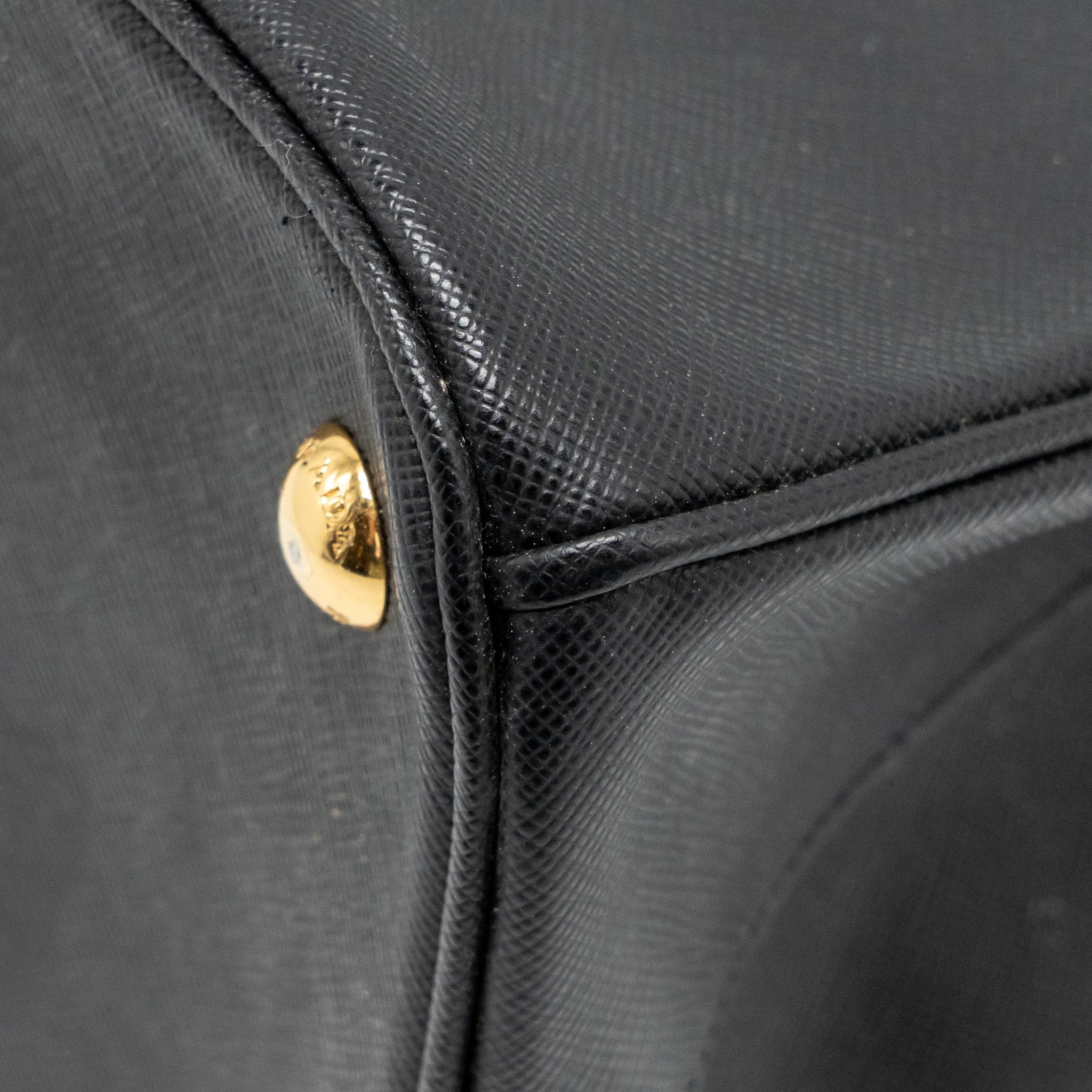 prada-large-saffiano-tote-bag-galleria-saffiano-leather-black-ghw