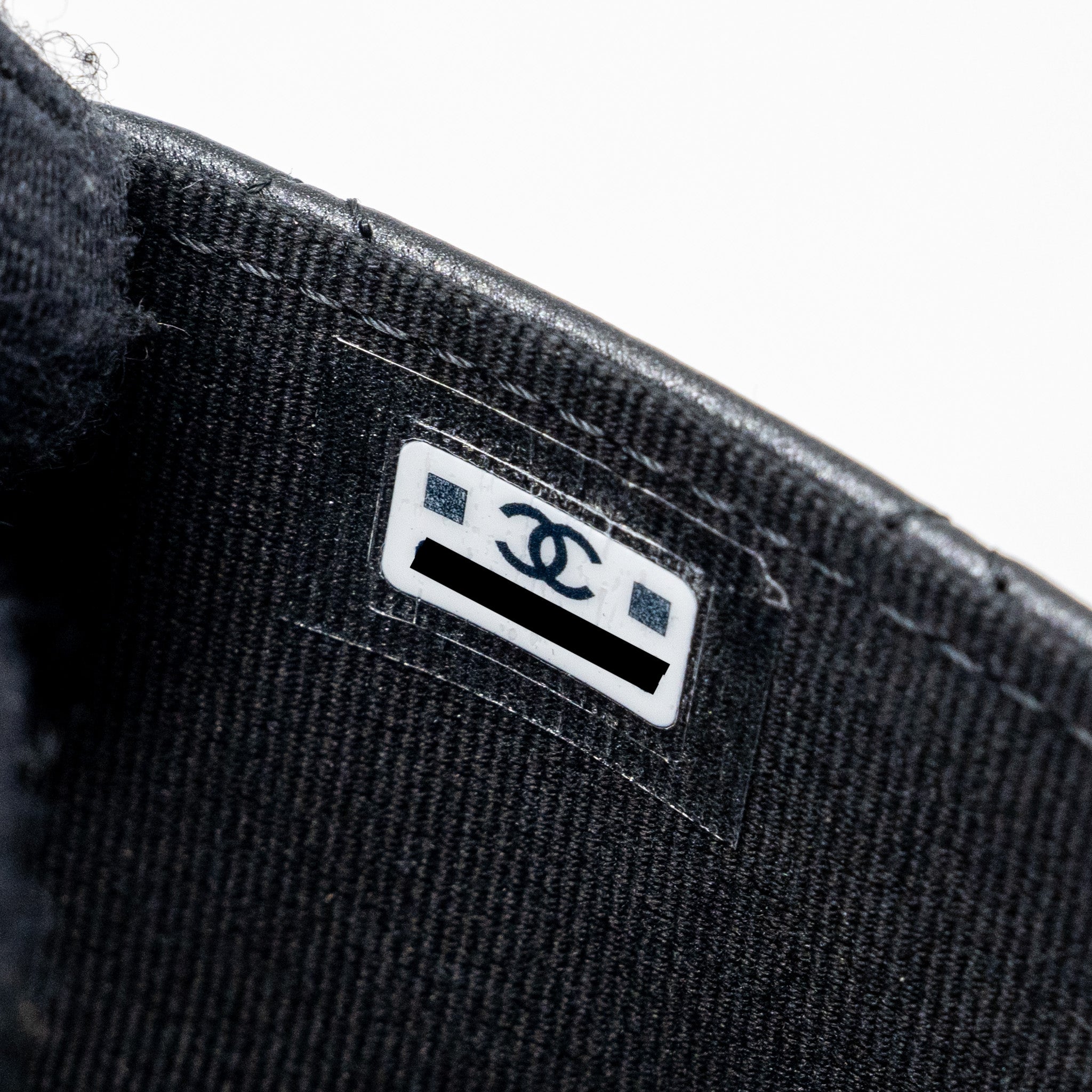 chanel-classic-flap-card-holder-lambskin-so-black-microchip