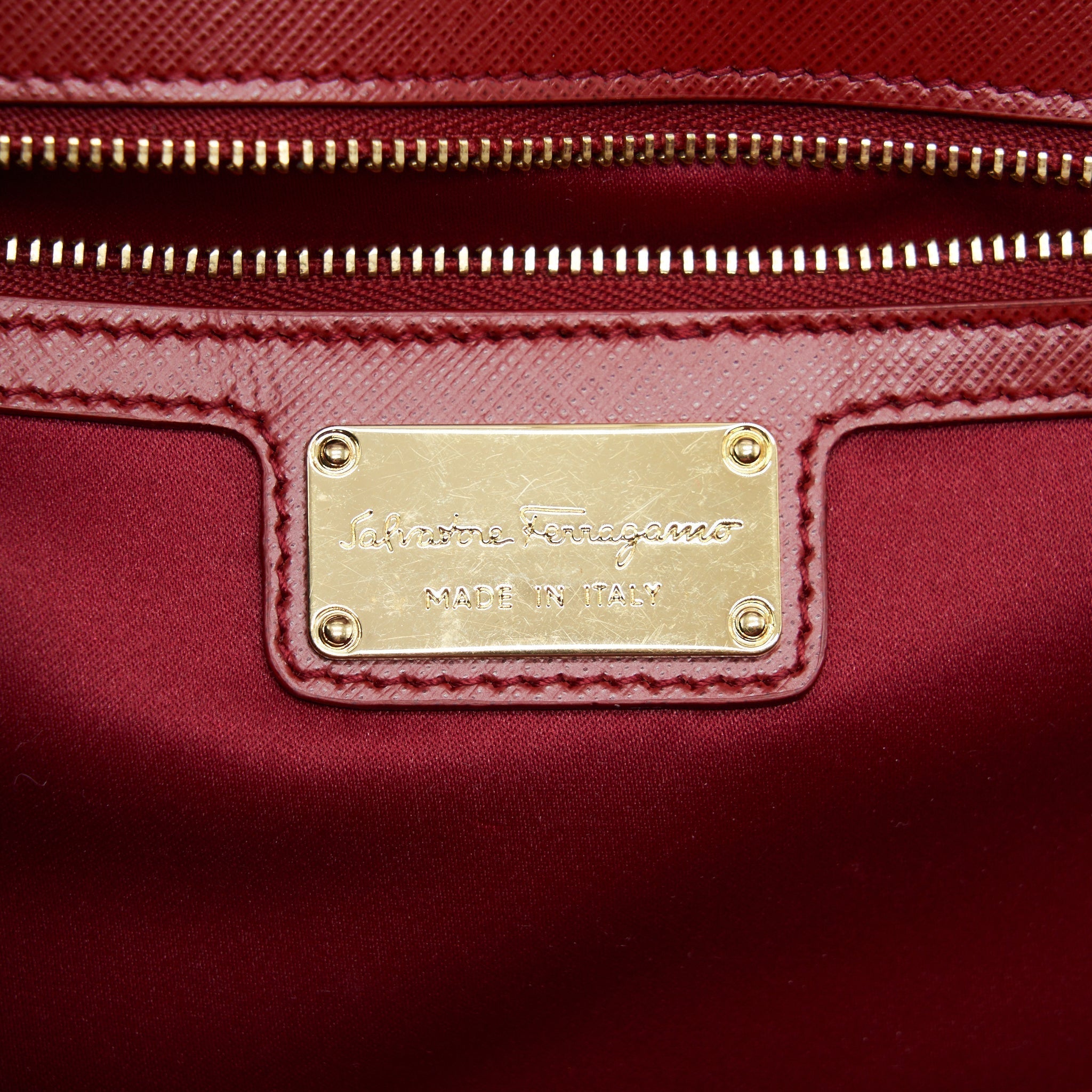 salvatore-ferragamo-ginny-saffiano-shoulder-bag-calfskin-red-ghw