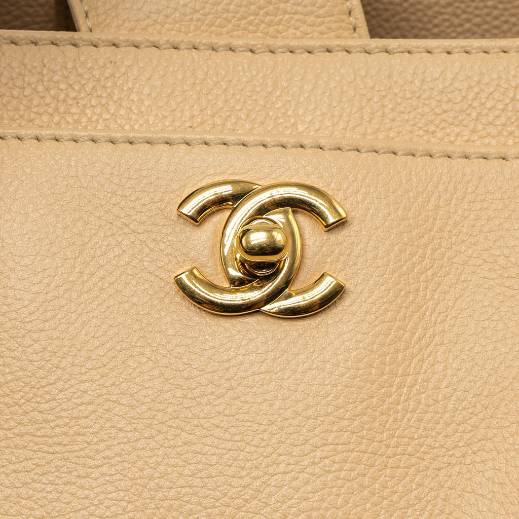 chanel-cerf-tote-bag-grained-calfskin-beige-ghw