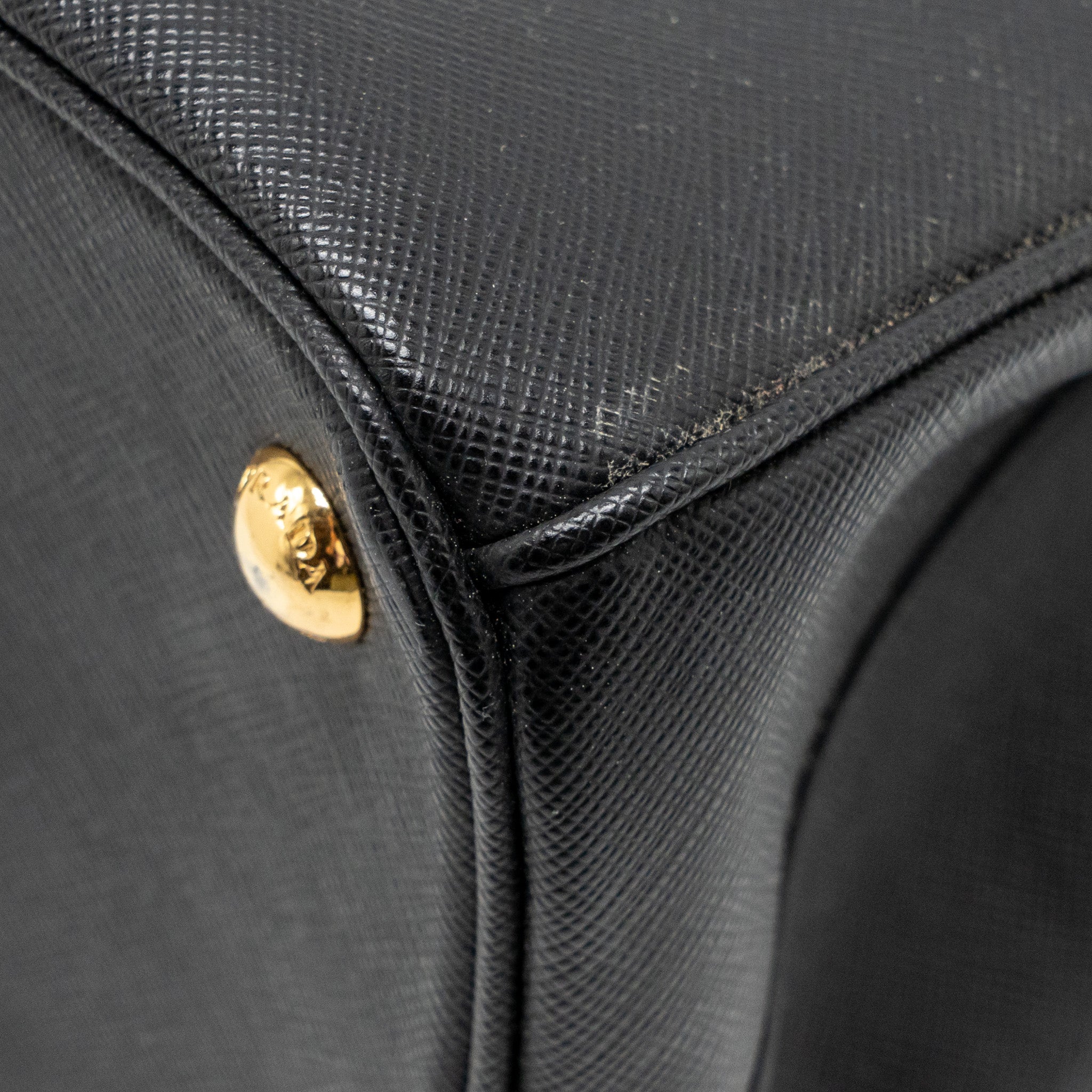 prada-large-saffiano-tote-bag-galleria-saffiano-leather-black-ghw