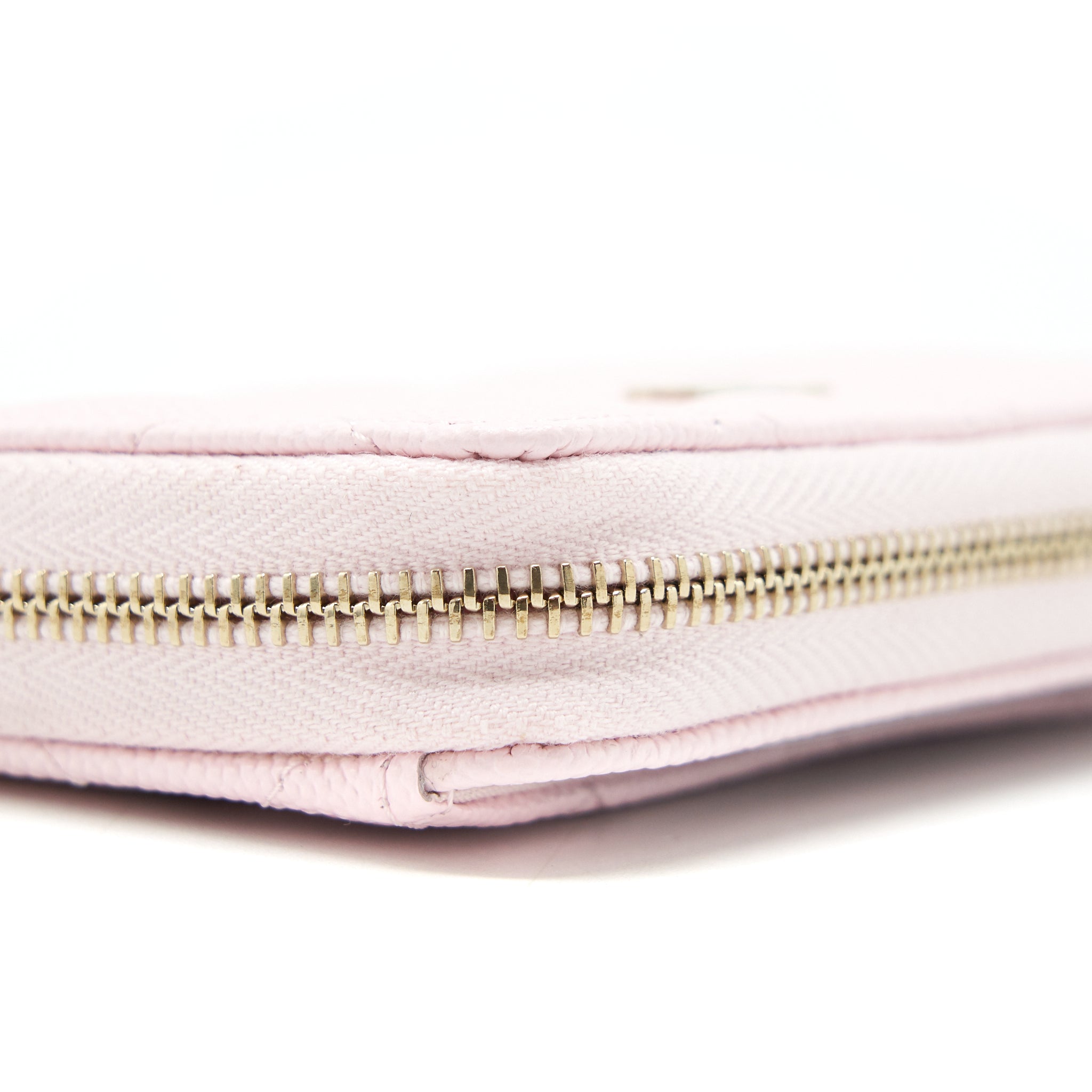 chanel-22p-zip-cardholder-caviar-pink-lghw