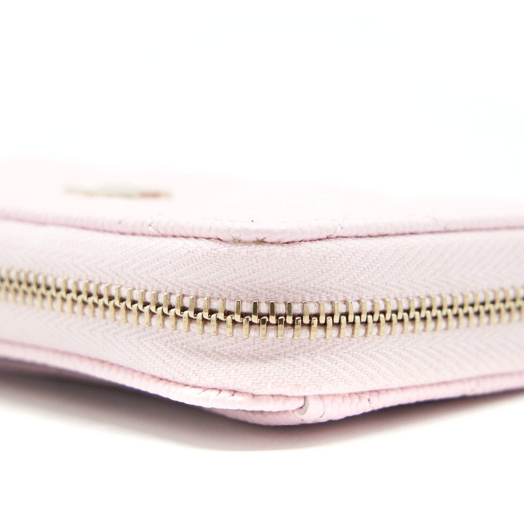 chanel-22p-zip-cardholder-caviar-pink-lghw