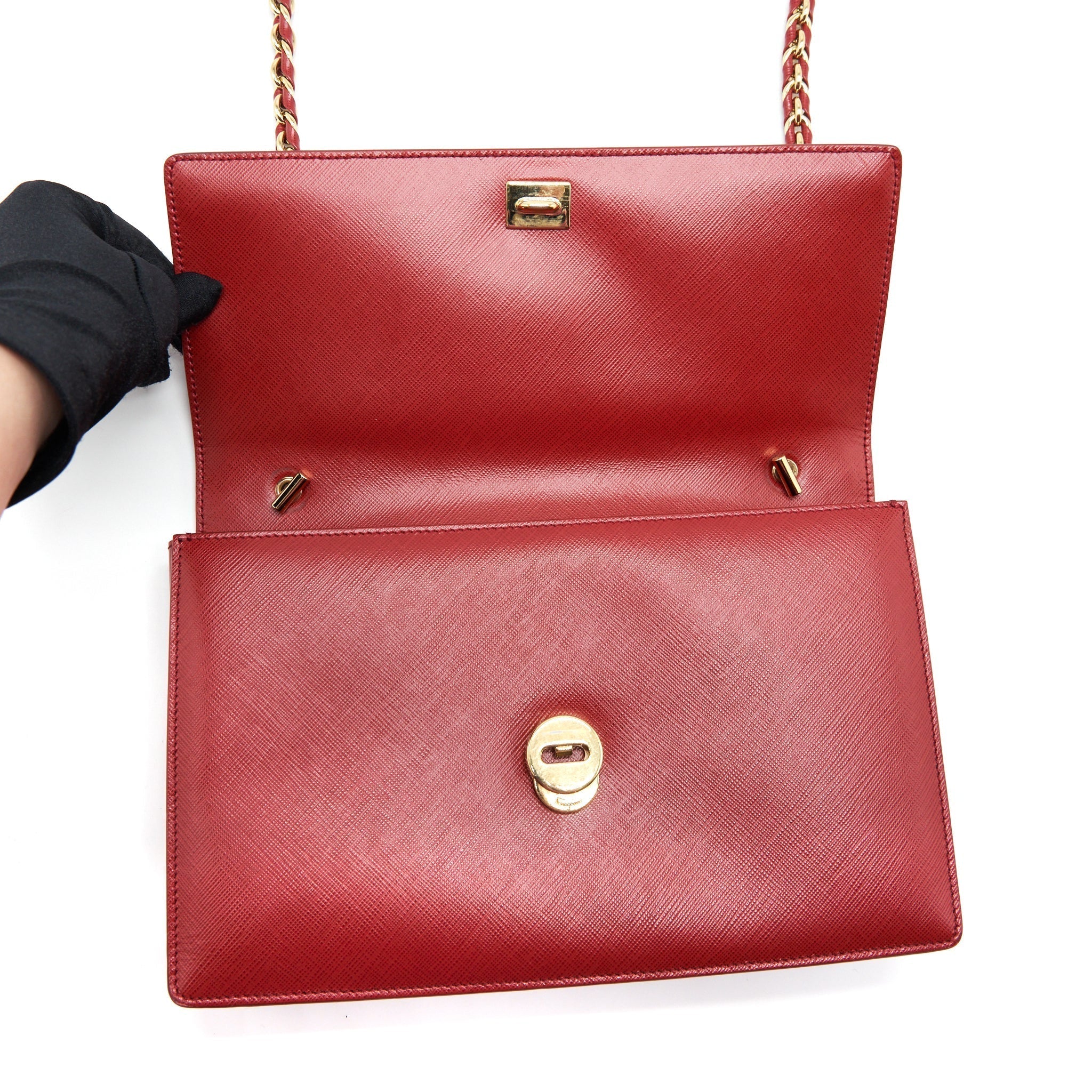 salvatore-ferragamo-ginny-saffiano-shoulder-bag-calfskin-red-ghw