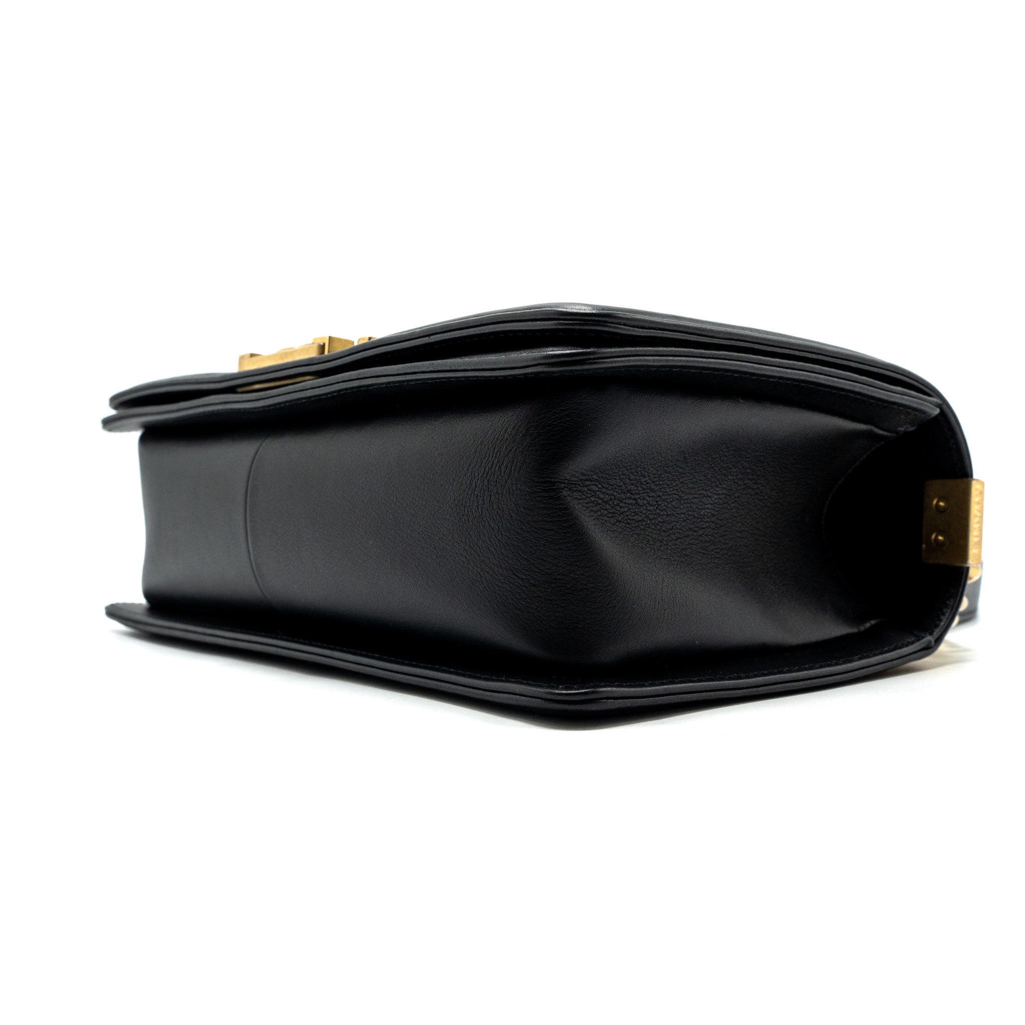chanel-medium-boy-bag-calfskin-black-ghw-2