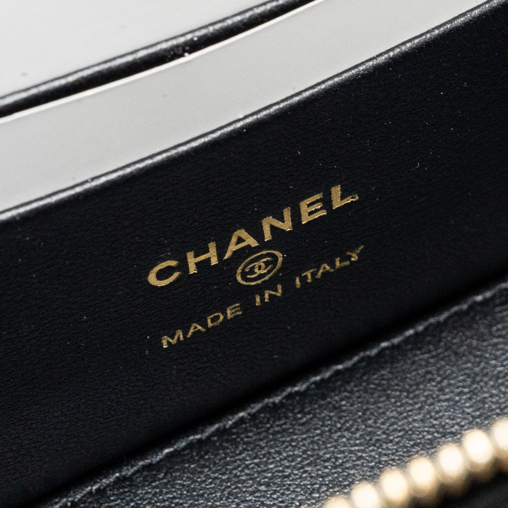 chanel-22k-gold-pillar-adjustable-chain-long-vanity-lambskin-black-ghw-microchip-2