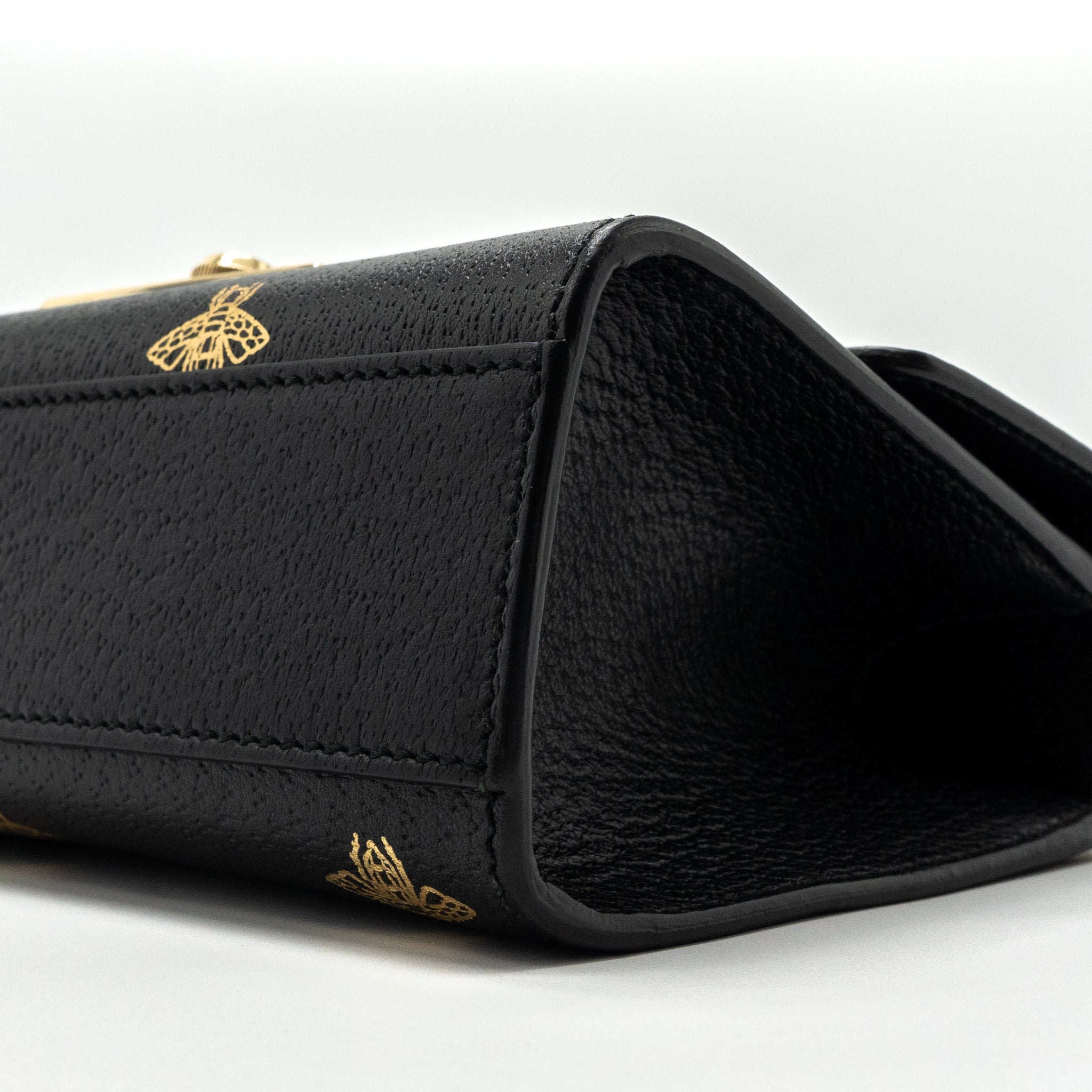 gucci-padlock-chain-bag-bee-print-calfskin-black-ghw