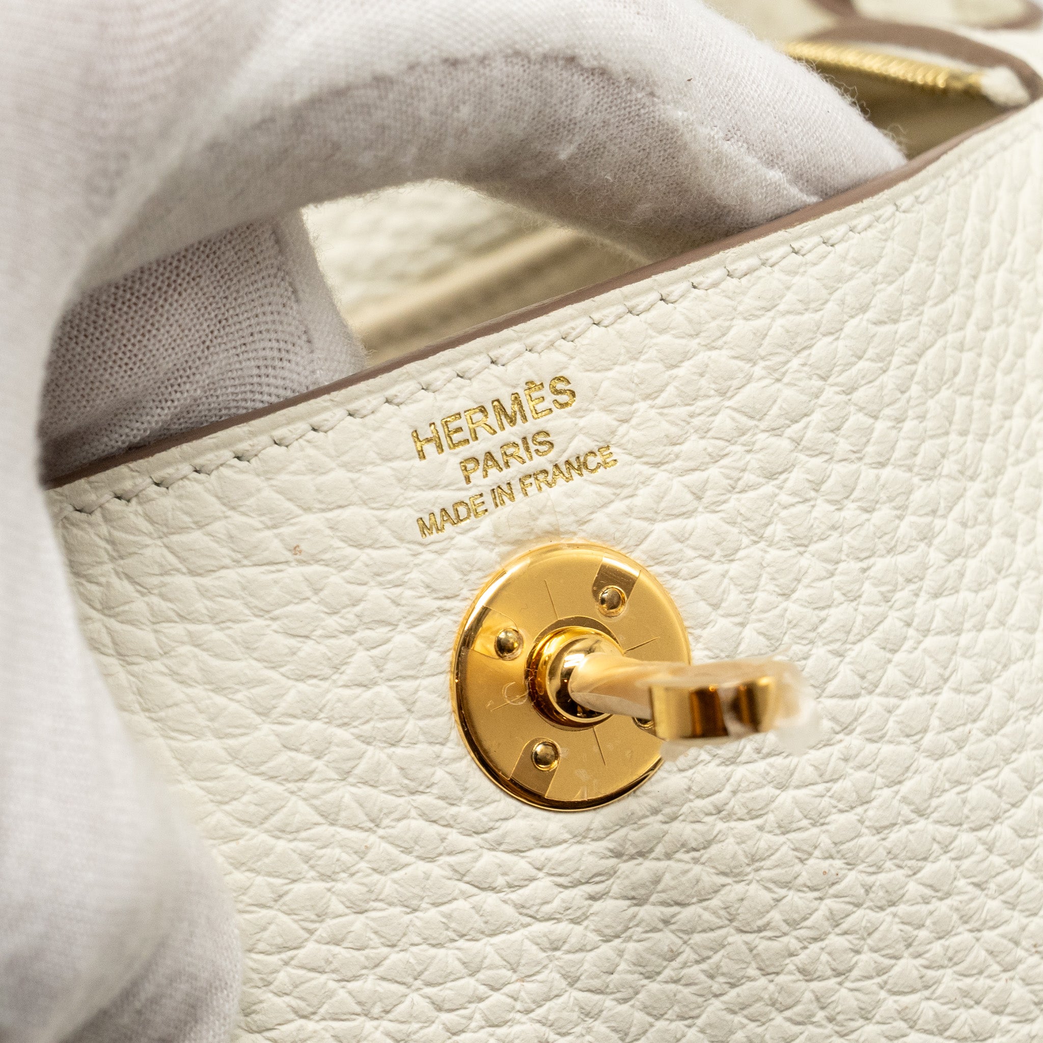 hermes-mini-lindy-clemence-mushroom-nata-with-multicolor-strap-ghw-stamp-b
